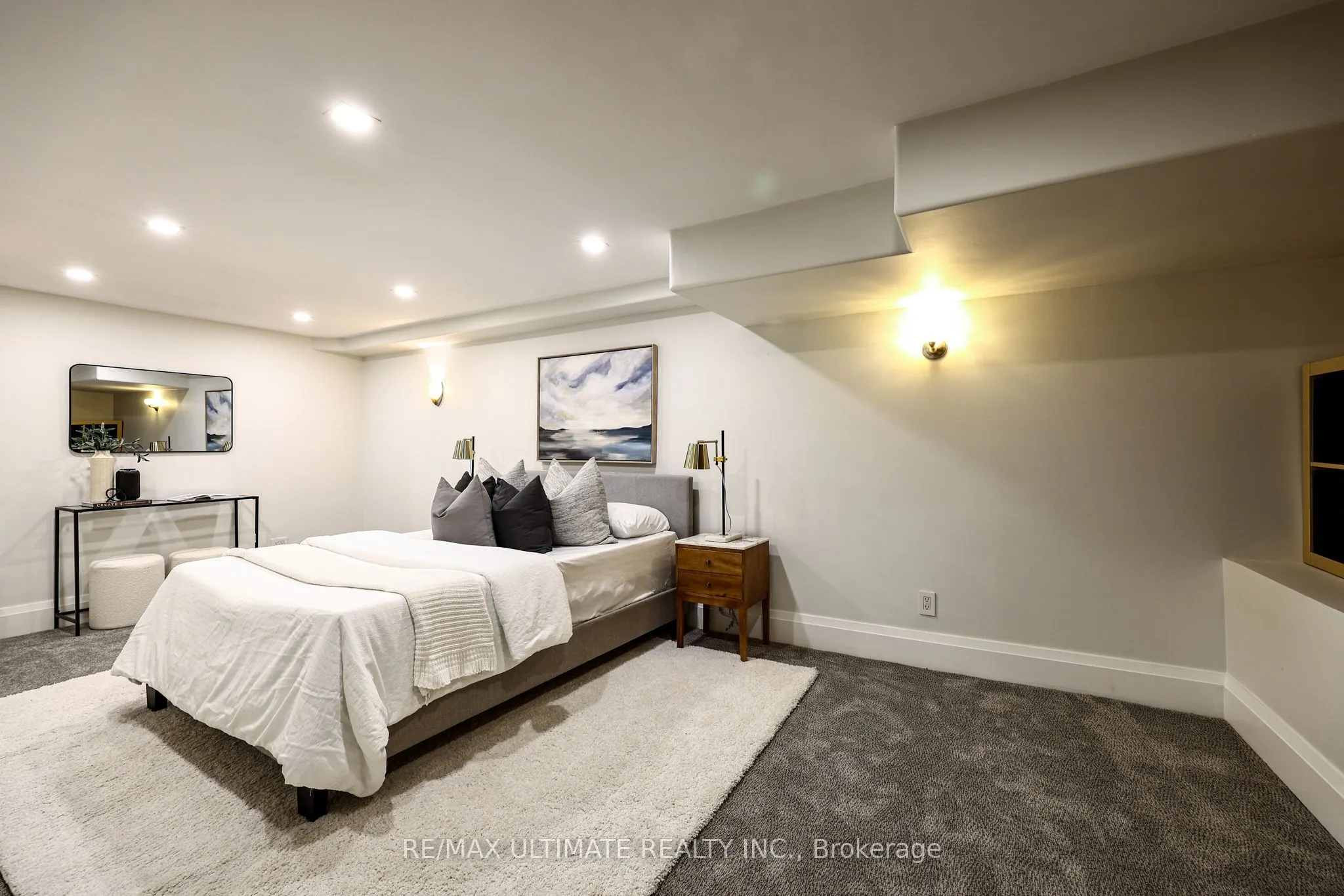 10 Field Avenue