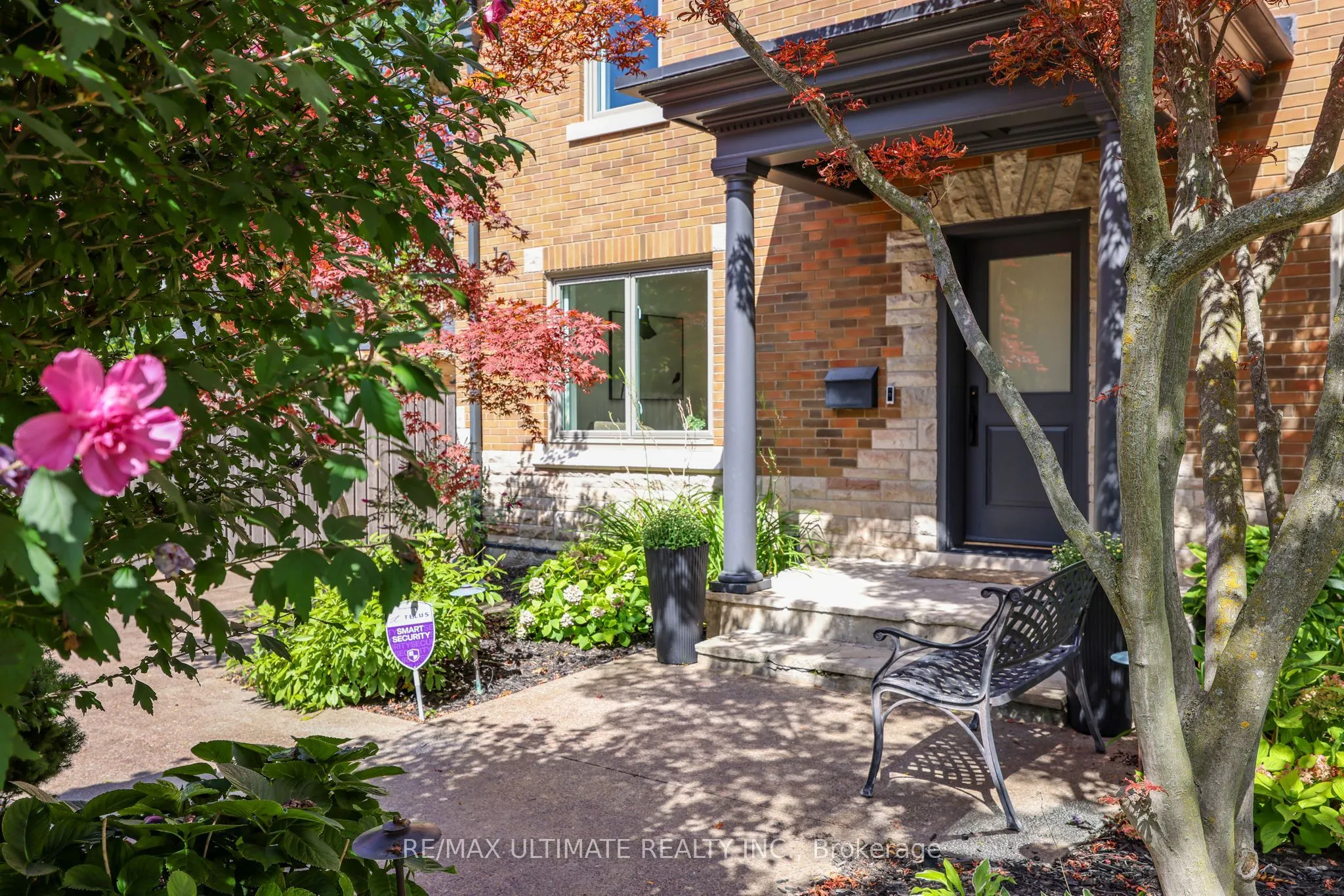 10 Field Avenue