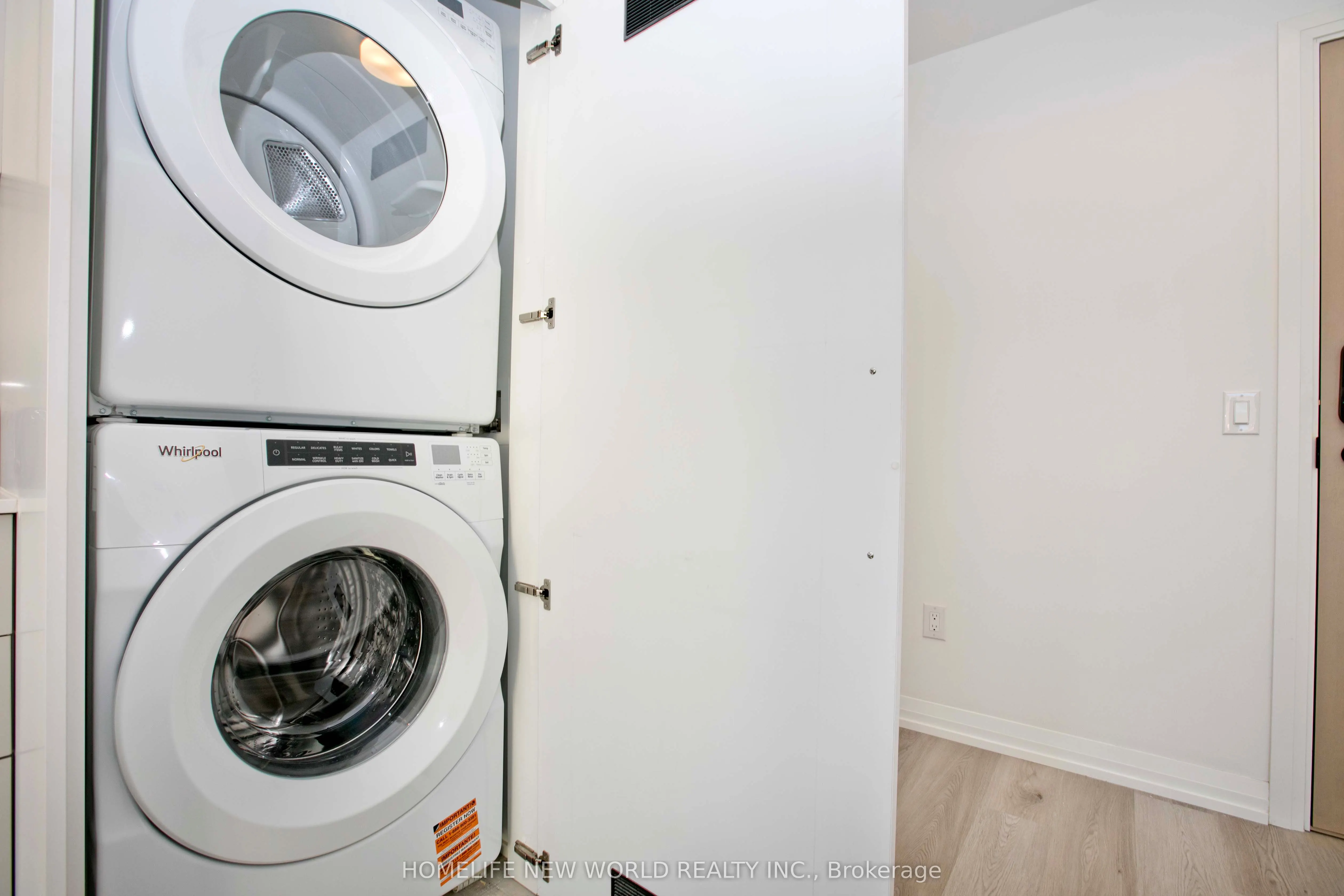 280 Dundas Street W #603