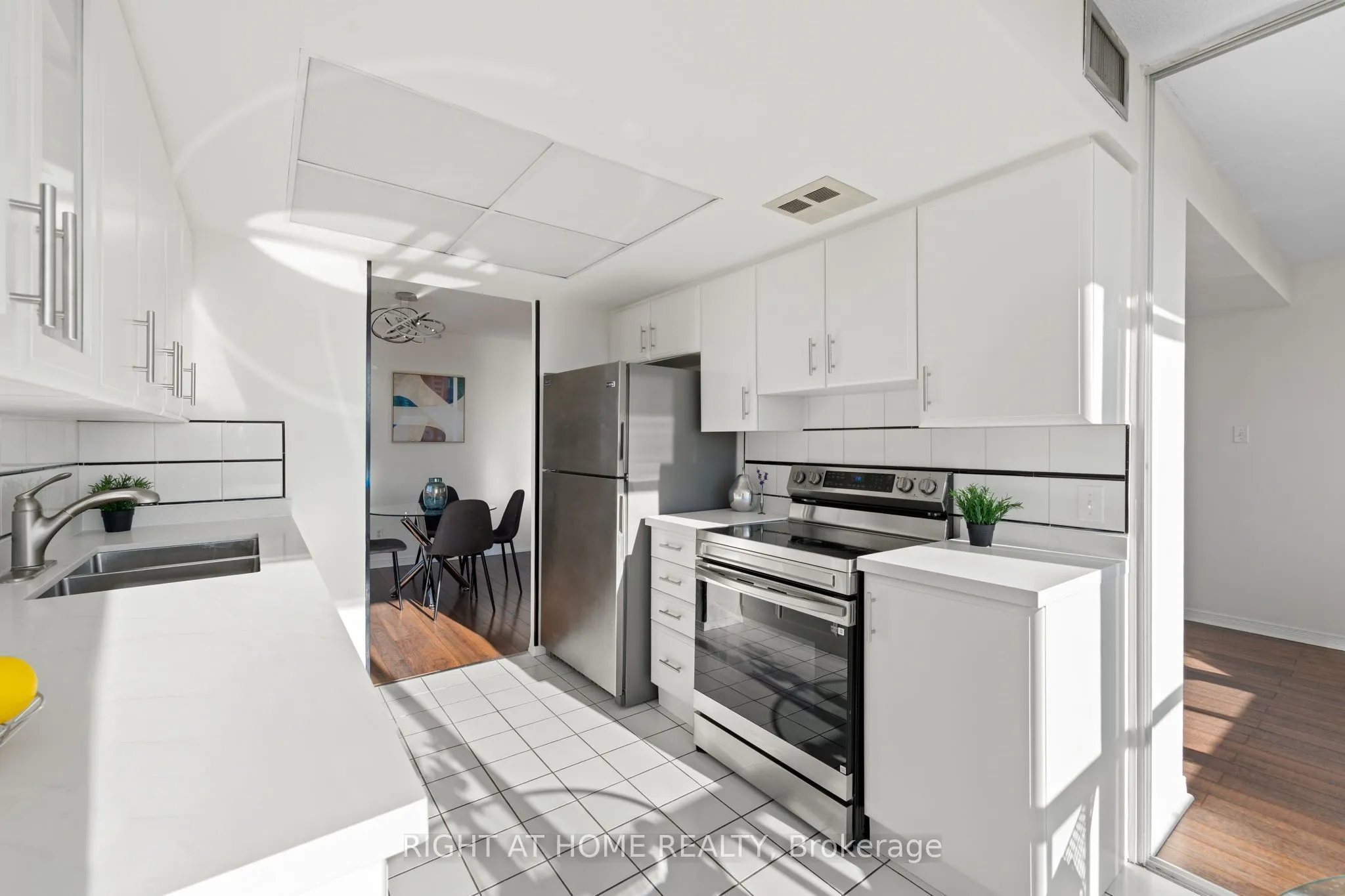 1208 - 1101 Steeles Avenue W #Unit 1208
