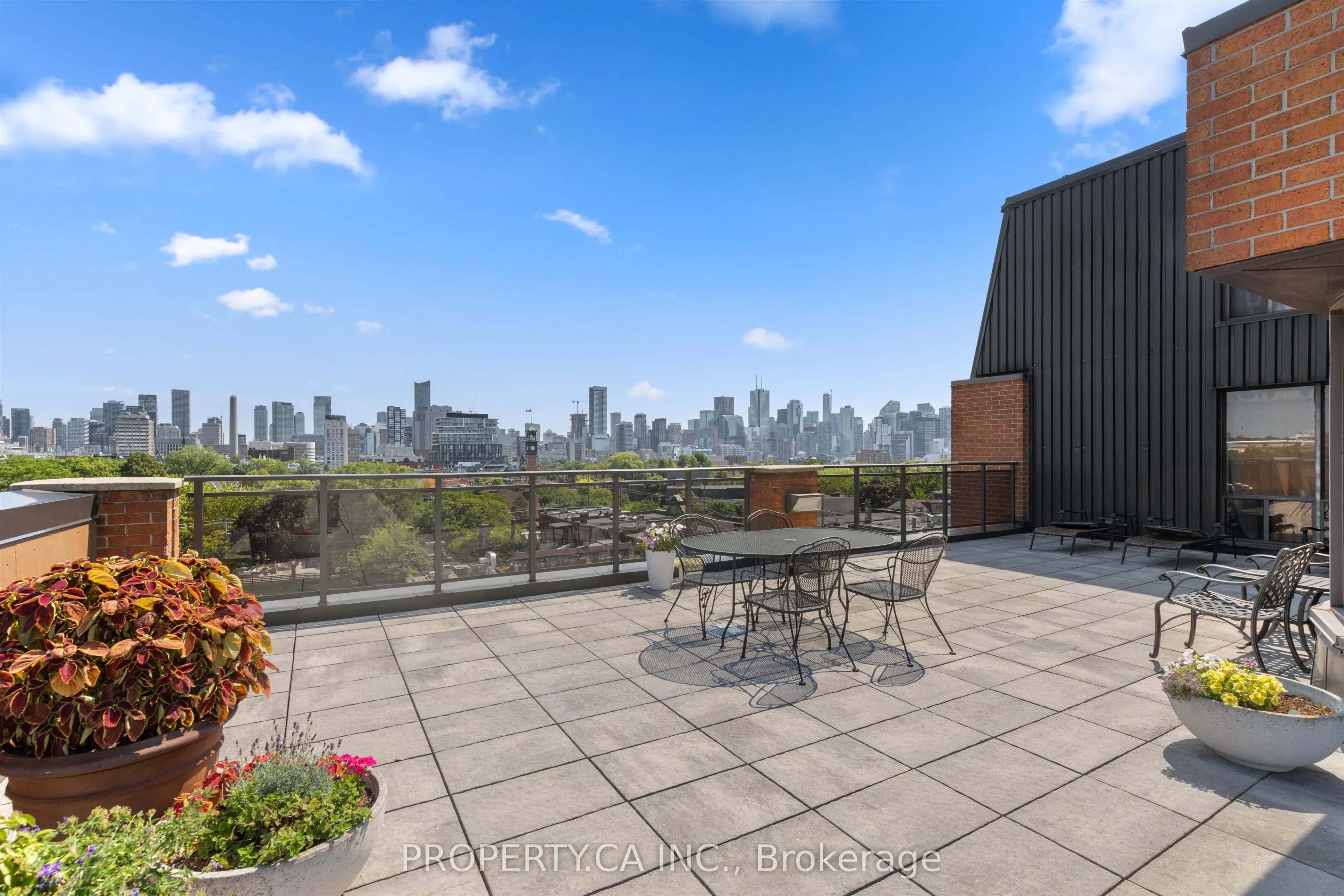 456 College Street #306