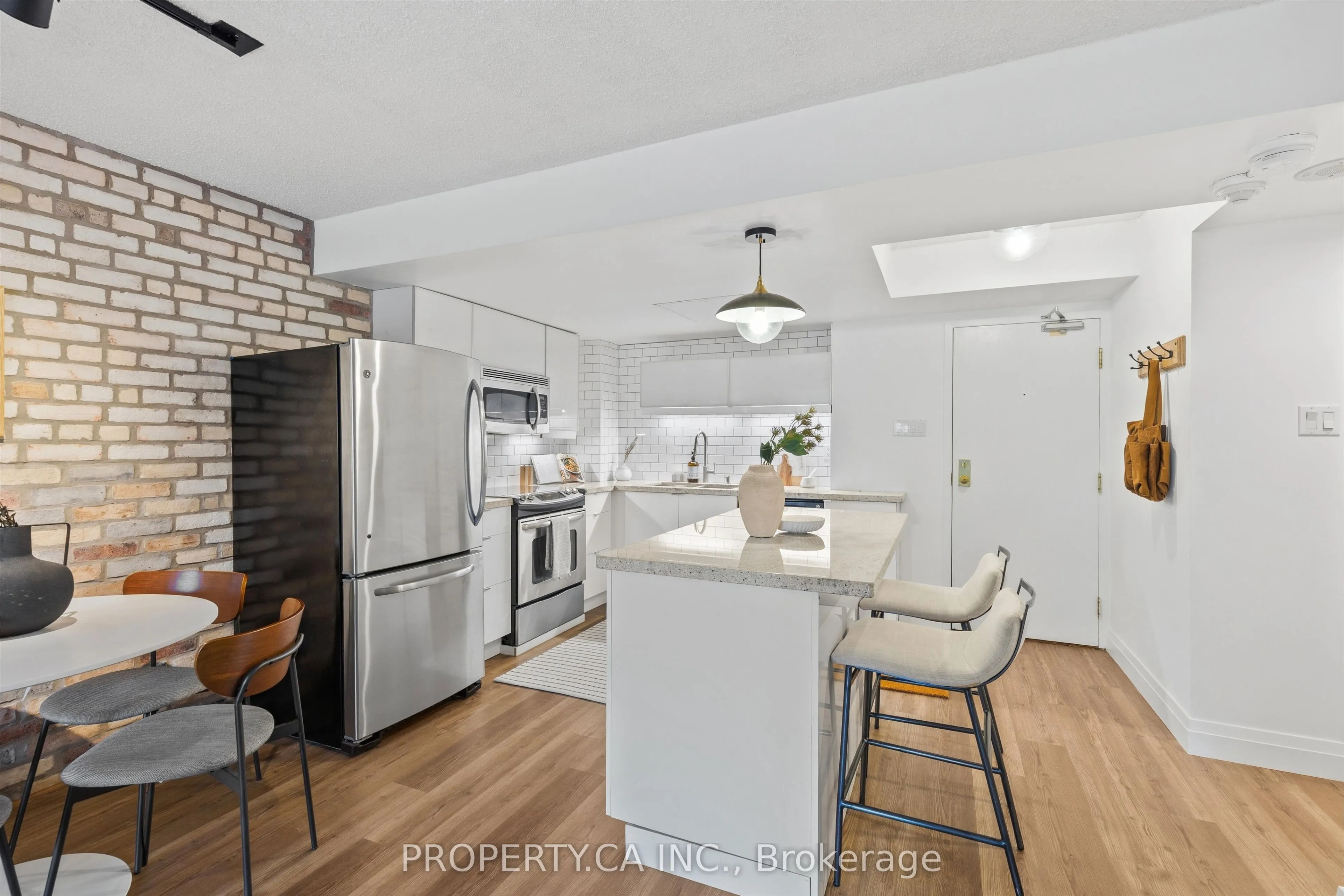 456 College Street #306