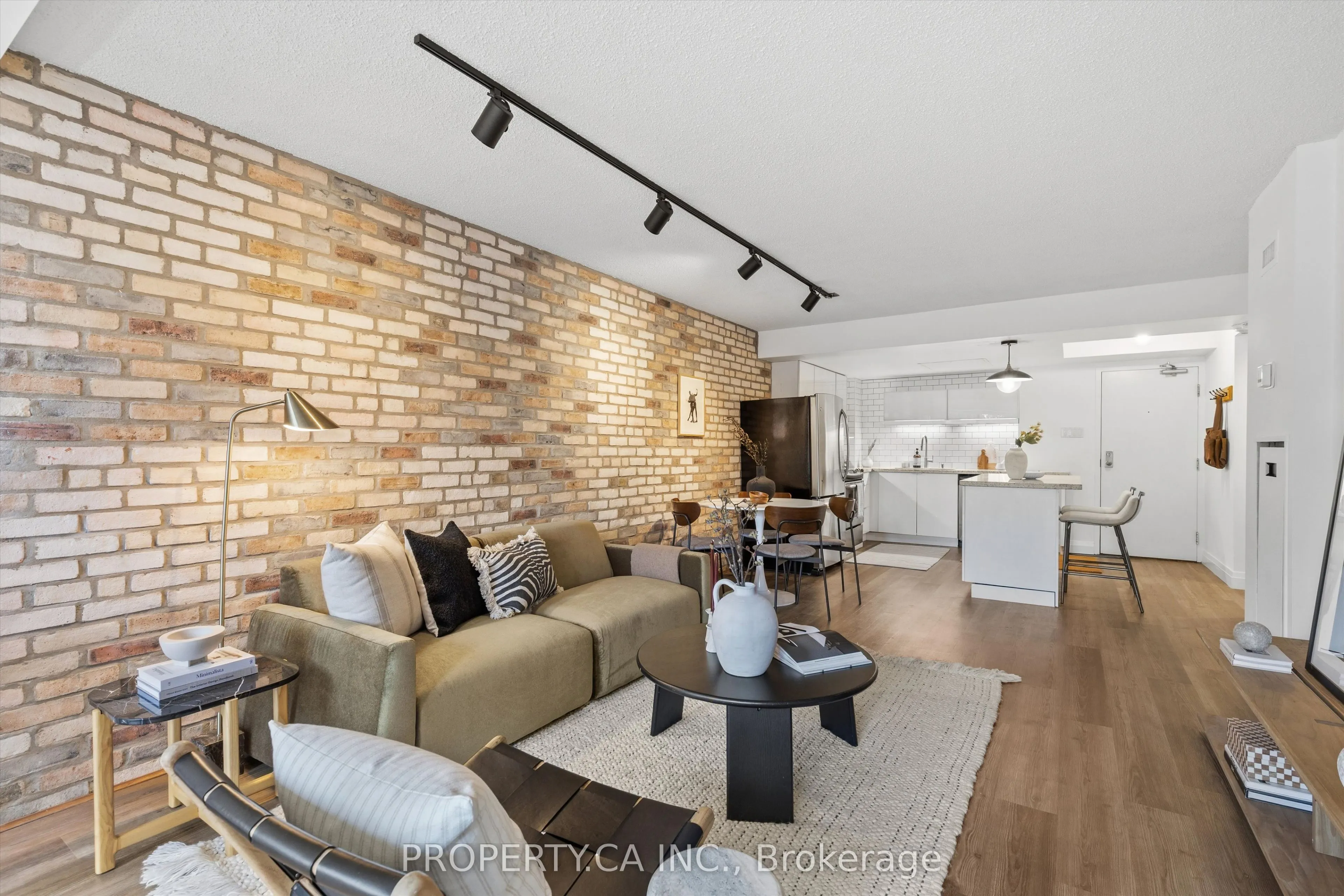 456 College Street #306