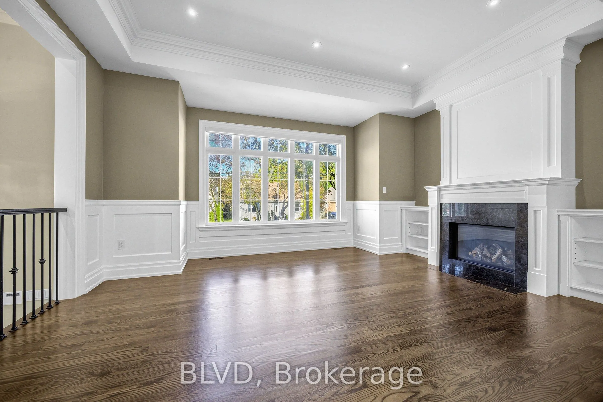 233 Poyntz Avenue