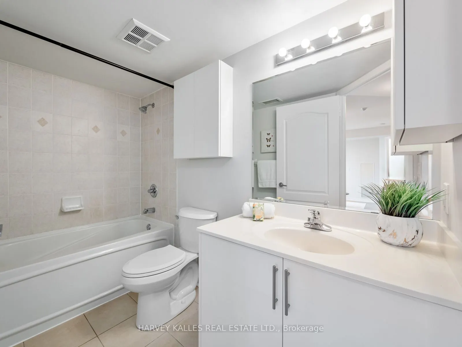 17 Barberry Place #1814