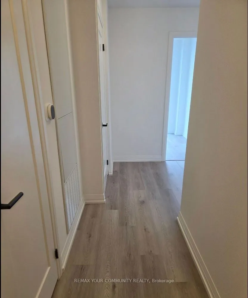 280 Dundas Street W #2113