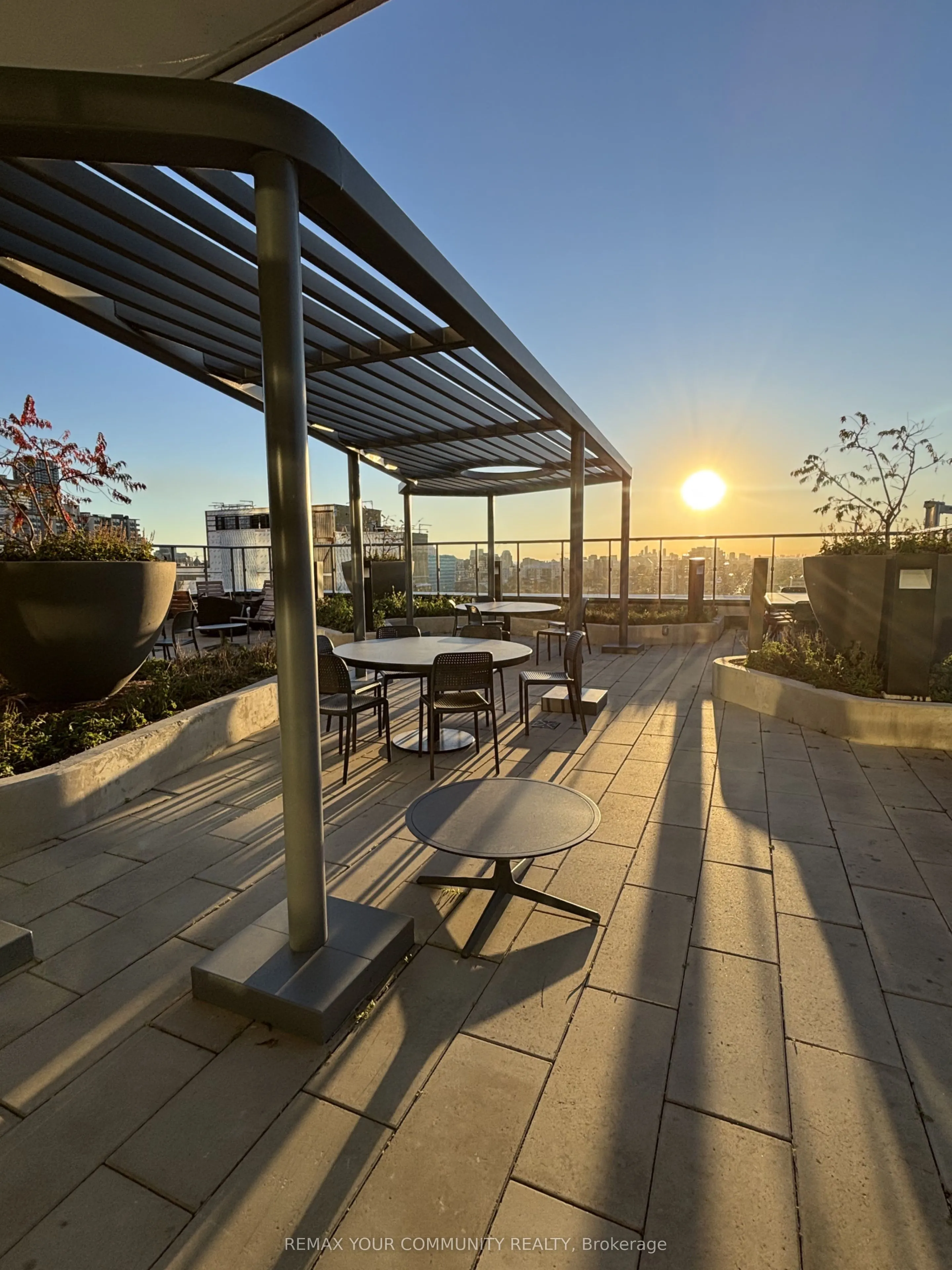 280 Dundas Street E #2113