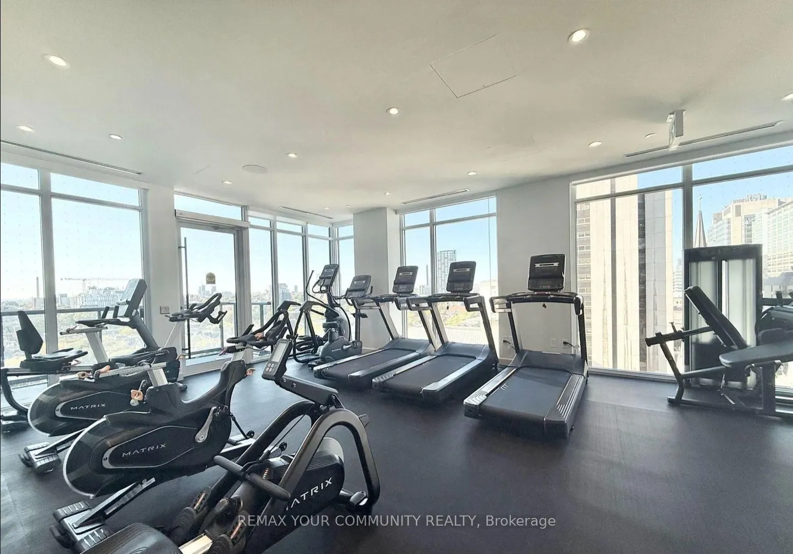 280 Dundas Street E #2113