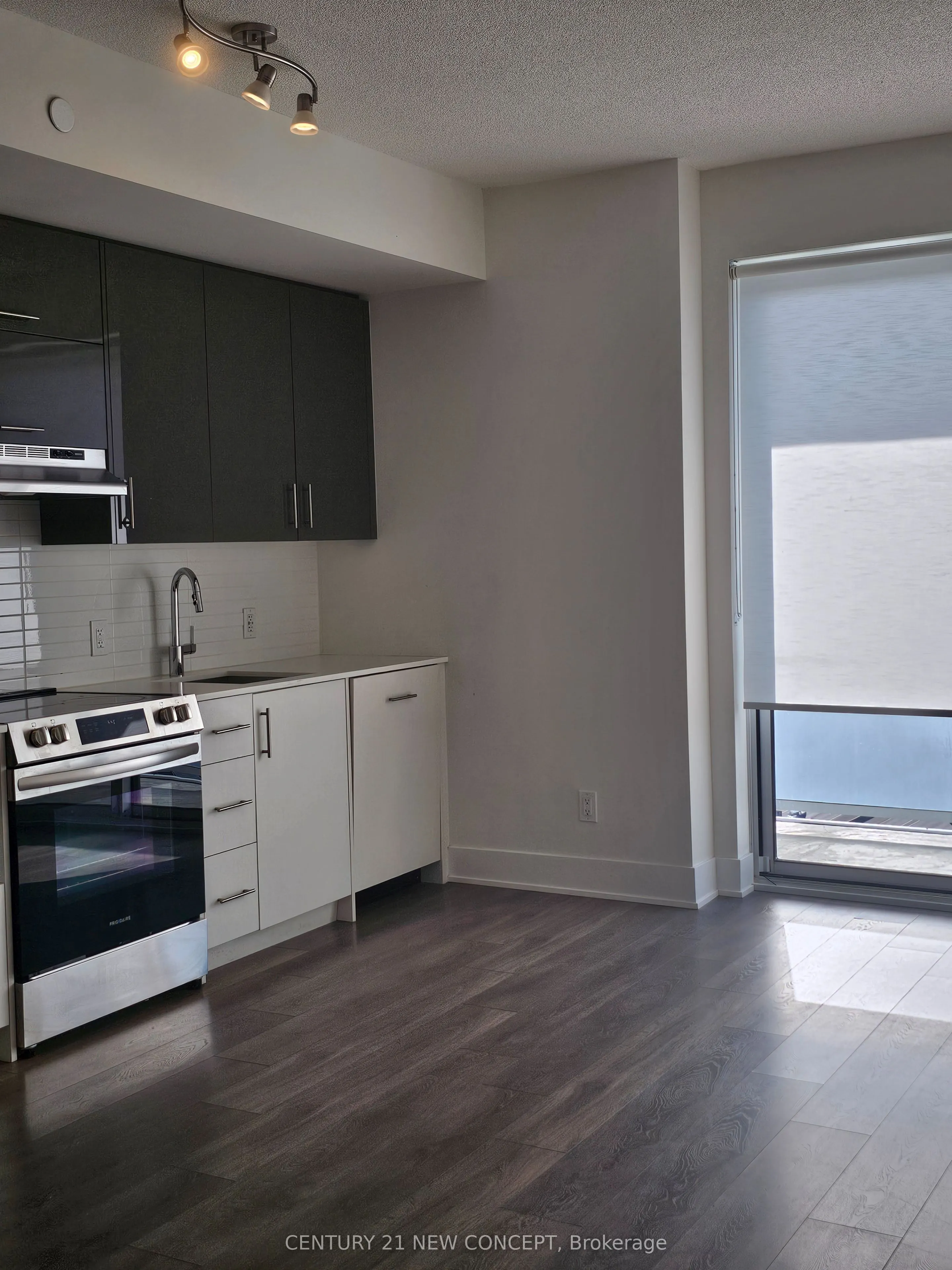 188 Fairview  Mall Drive #2015