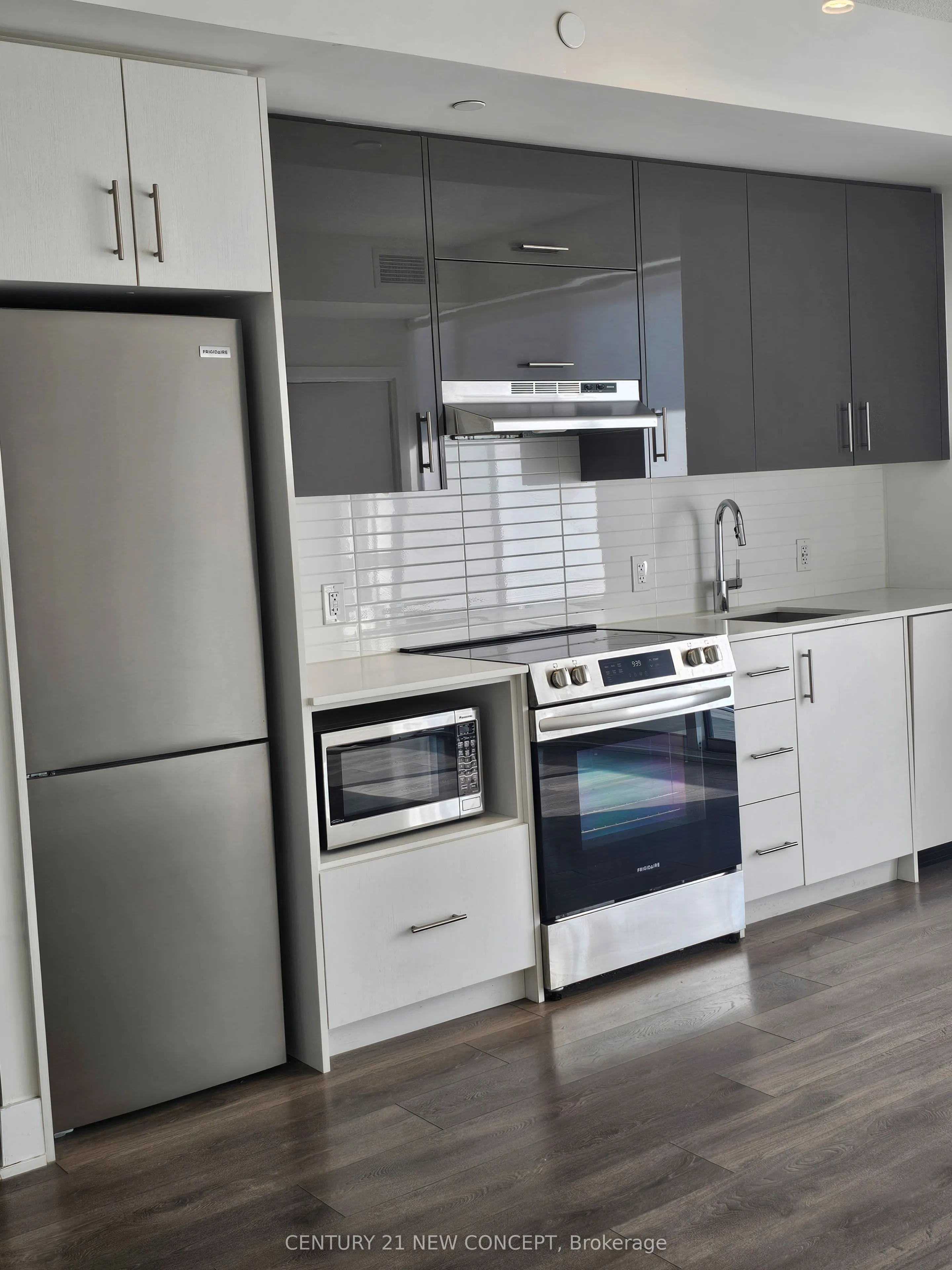 188 Fairview  Mall Drive #2015