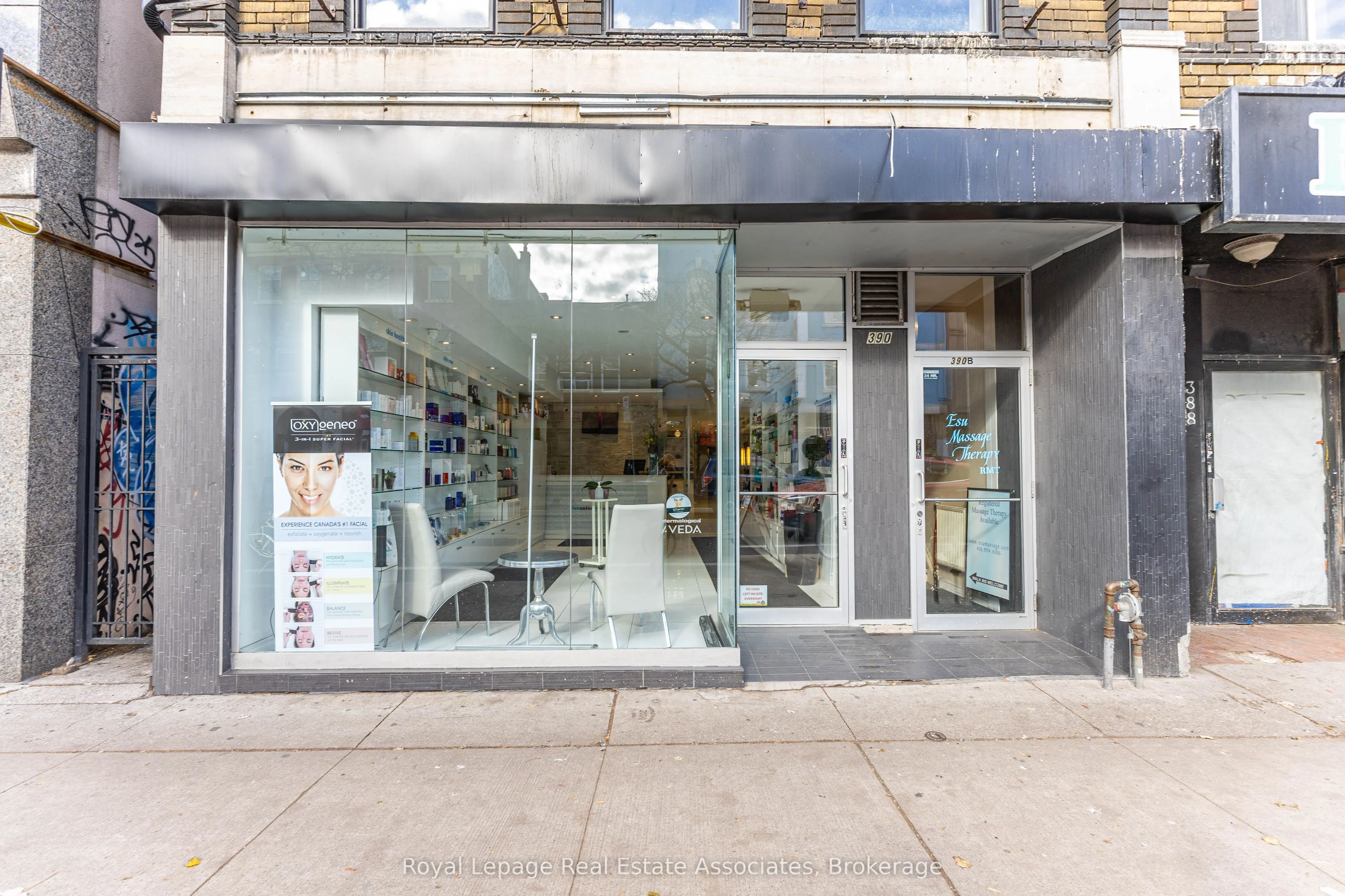 390 Bloor Street W