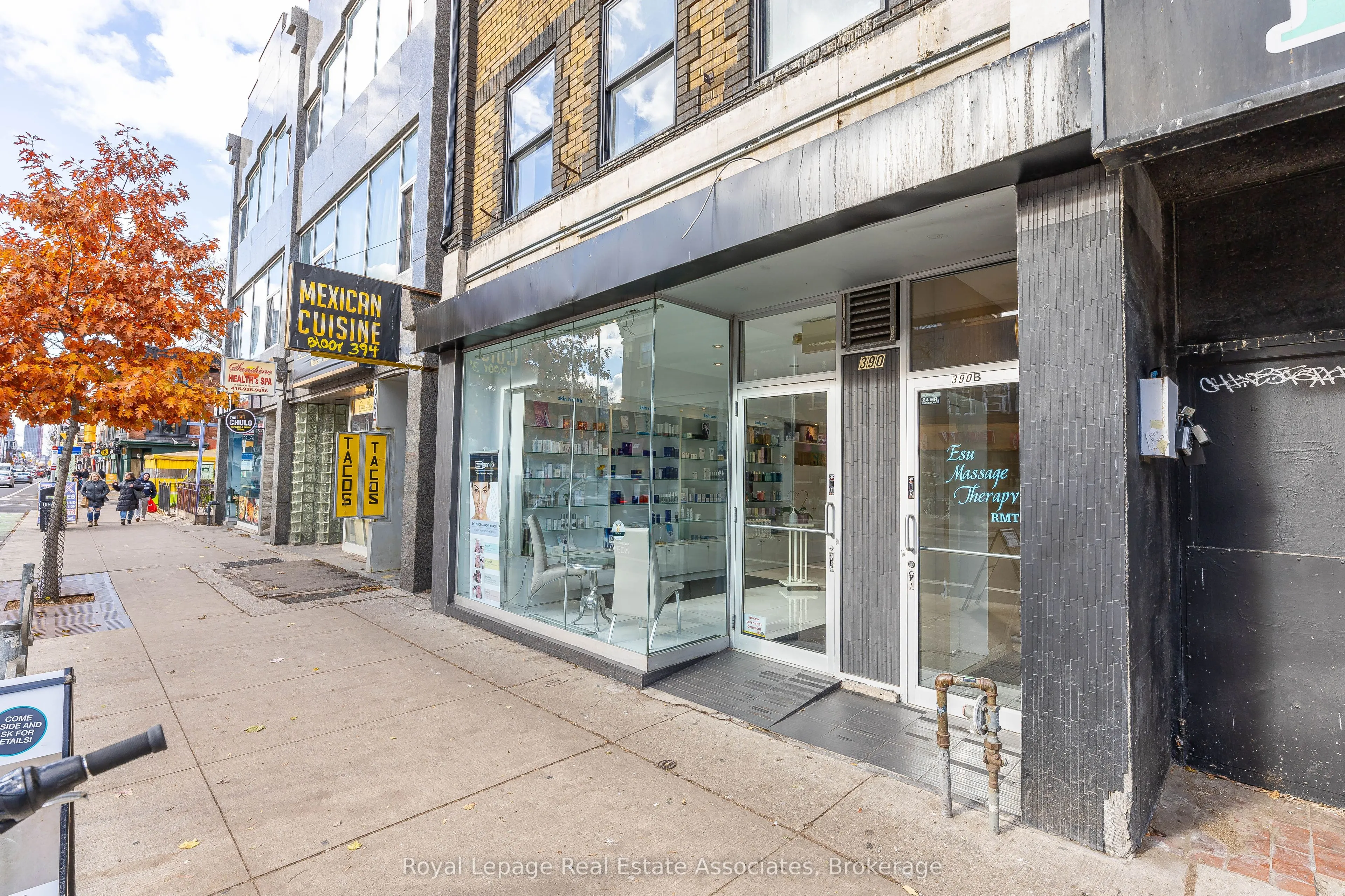 390 Bloor Street W
