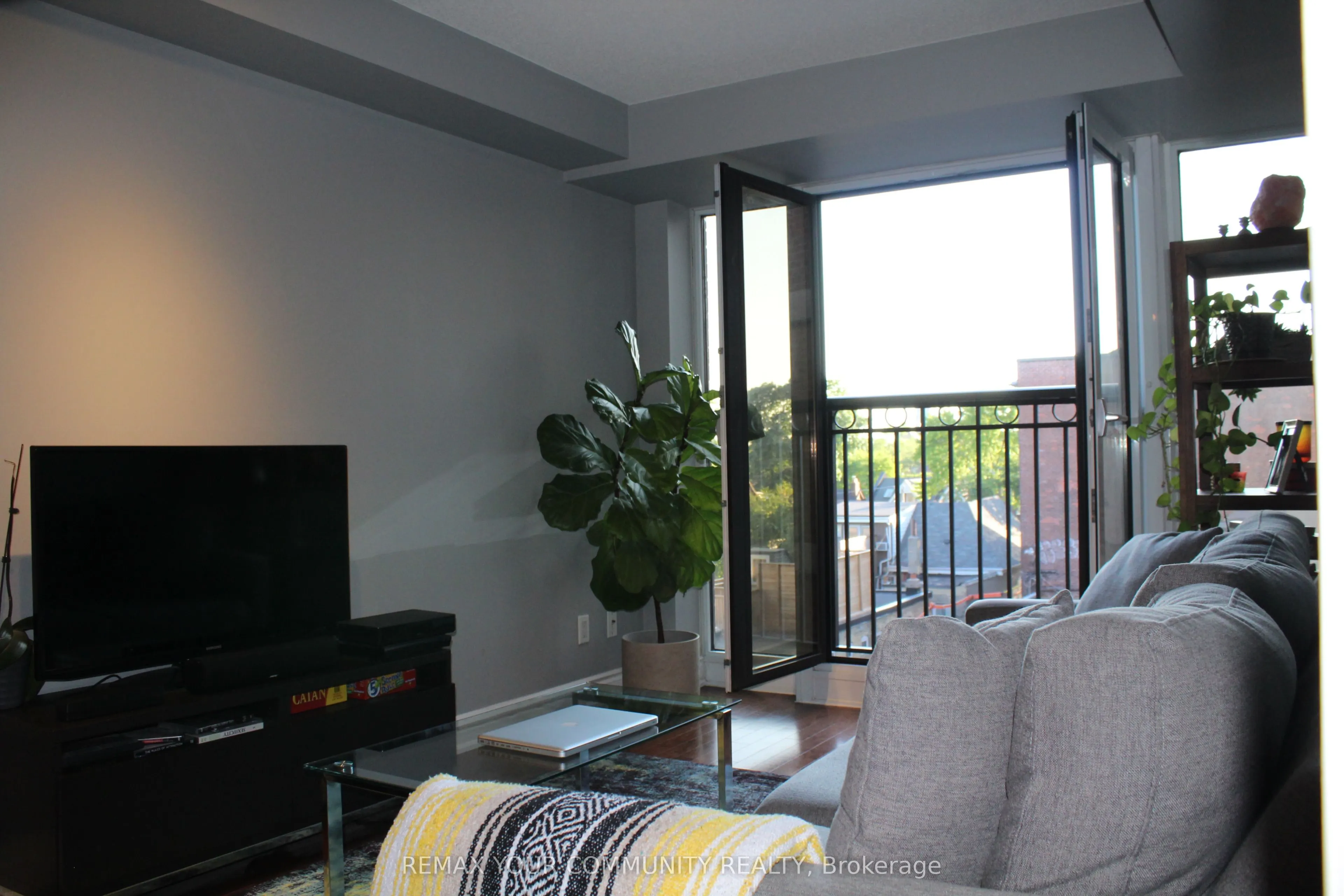 308 Palmerston Avenue #518
