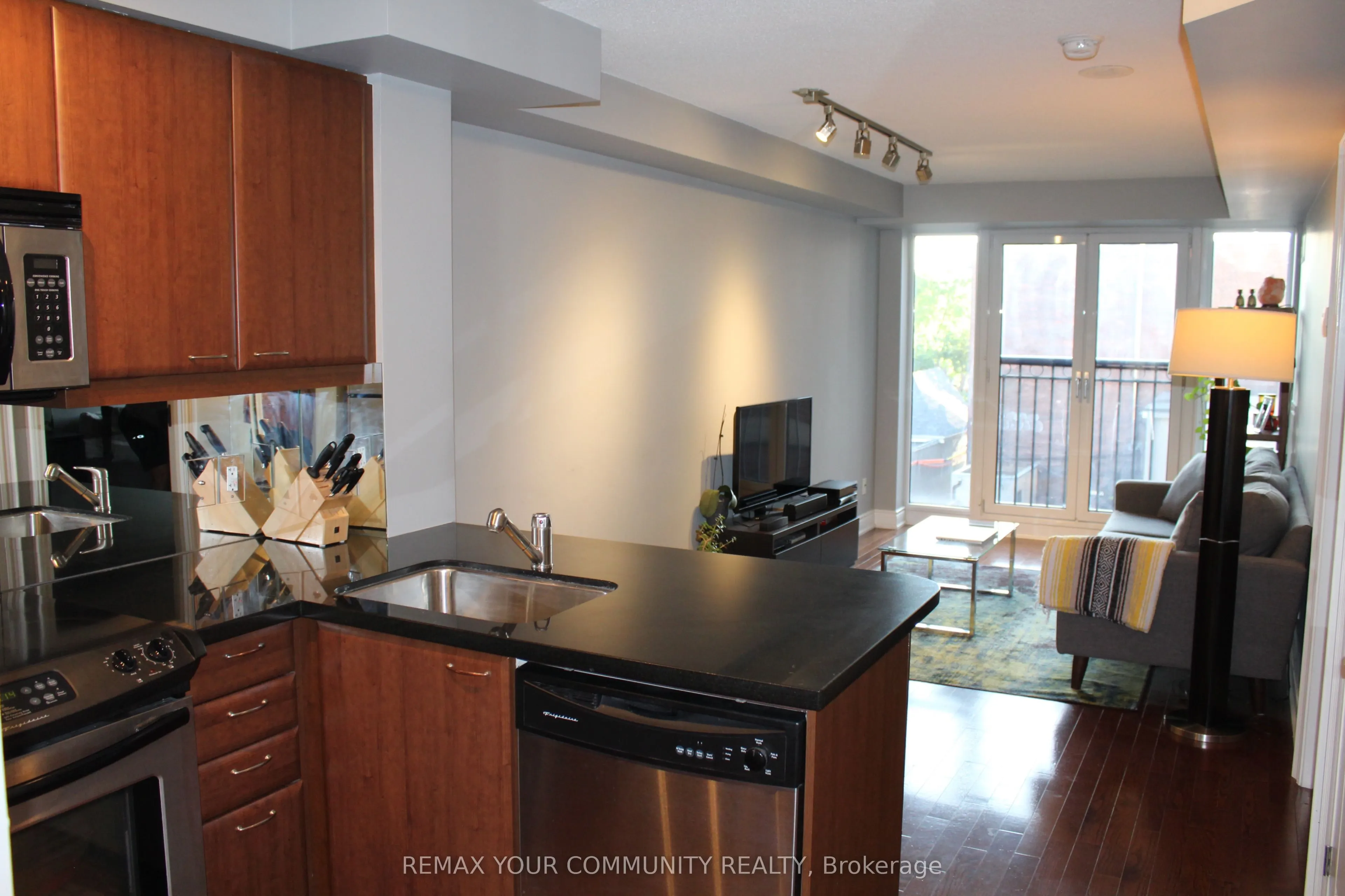 308 Palmerston Avenue #518