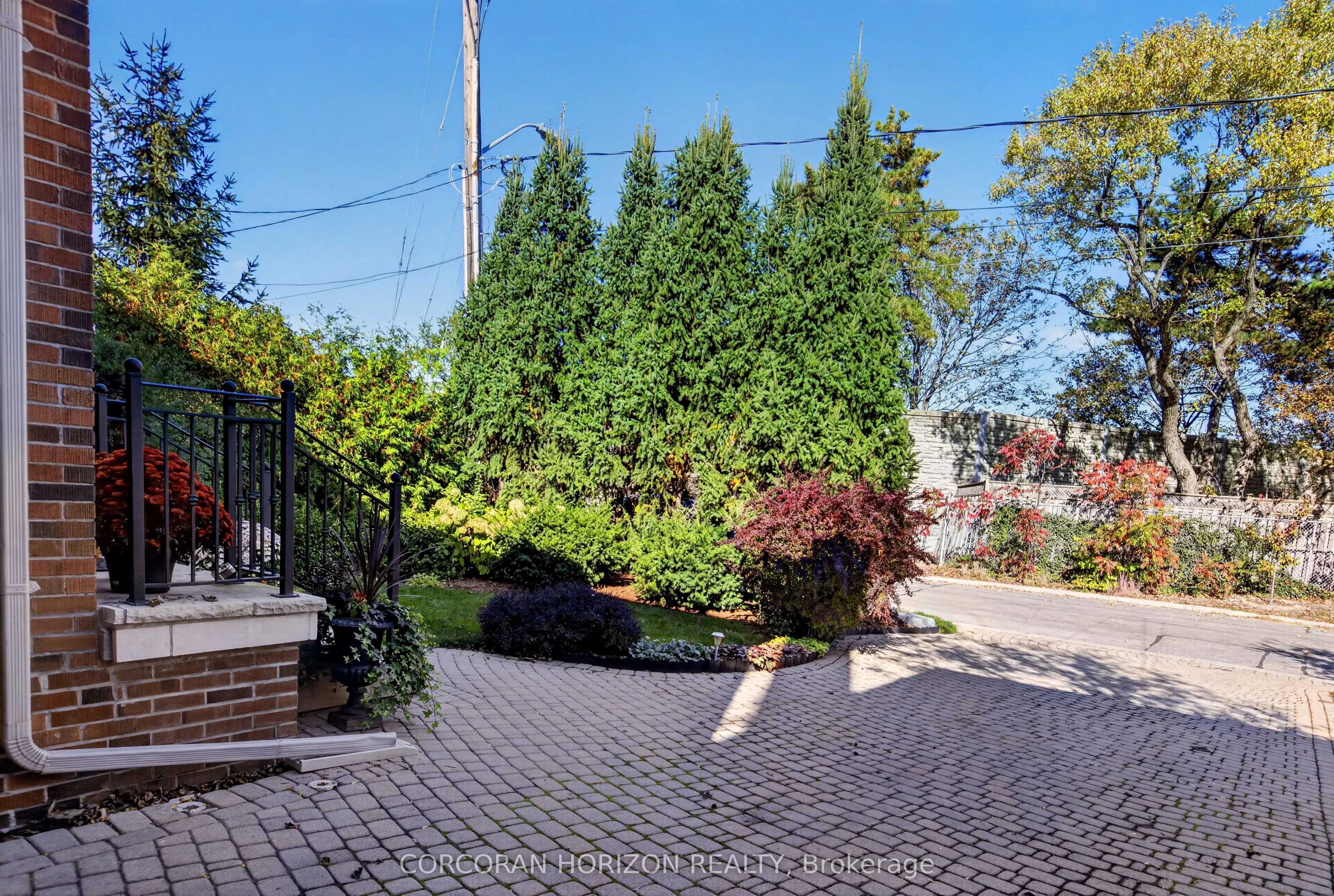 27 Armour Boulevard
