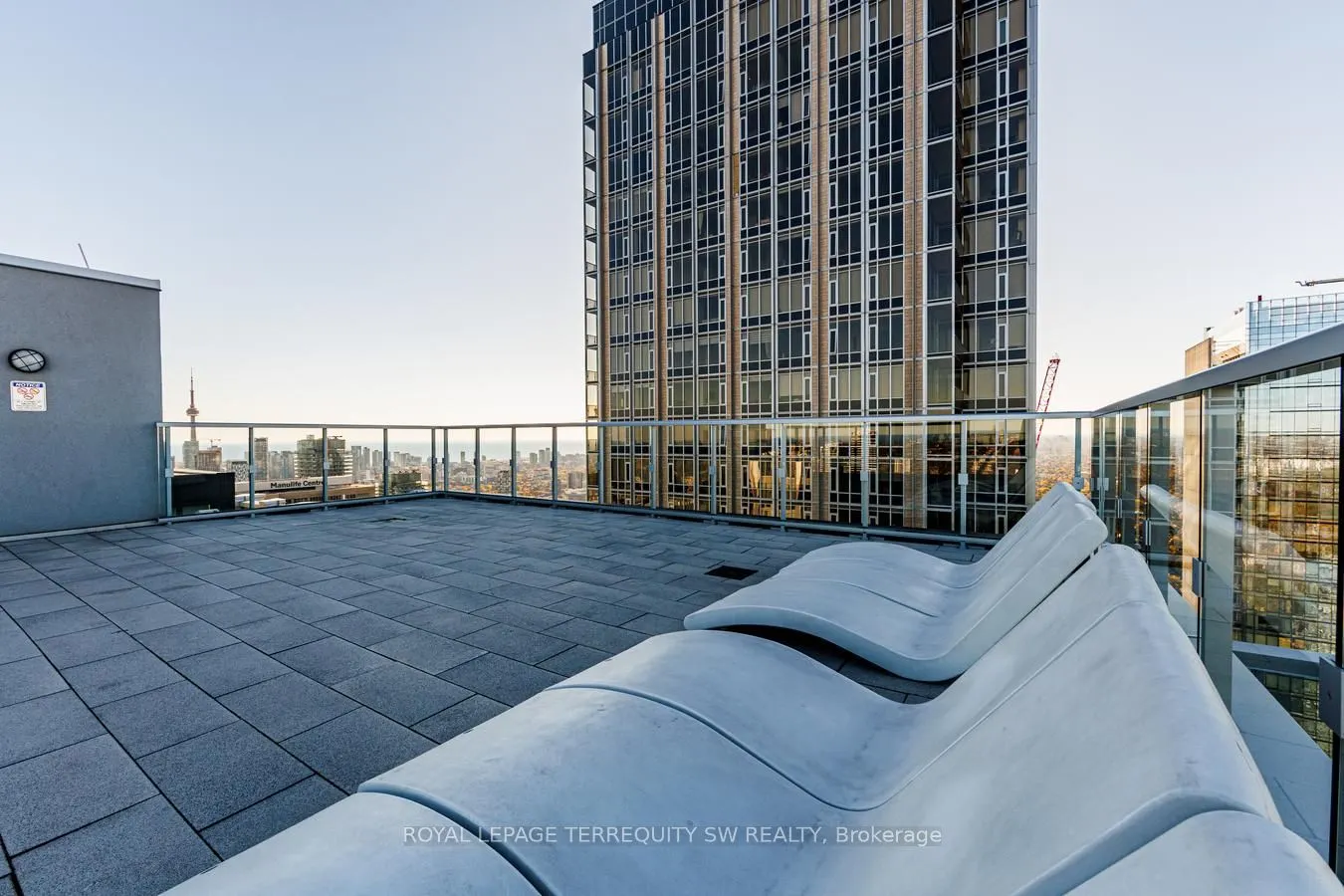 1 Yorkville Avenue #809