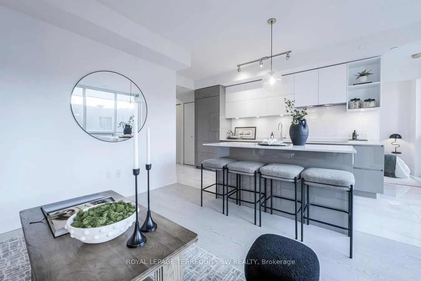 1 Yorkville Avenue #809
