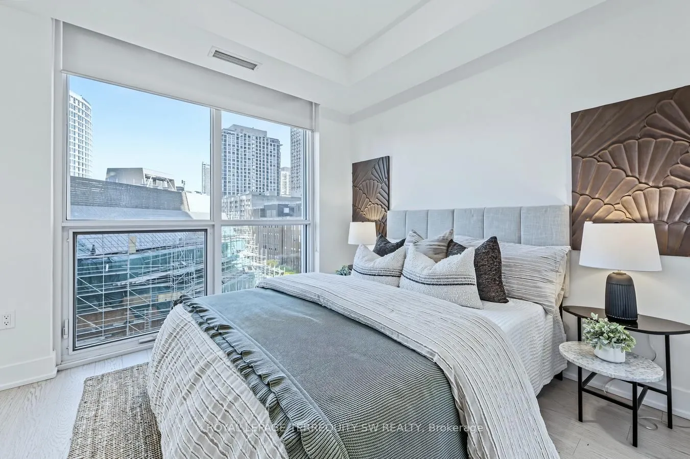 1 Yorkville Avenue #809