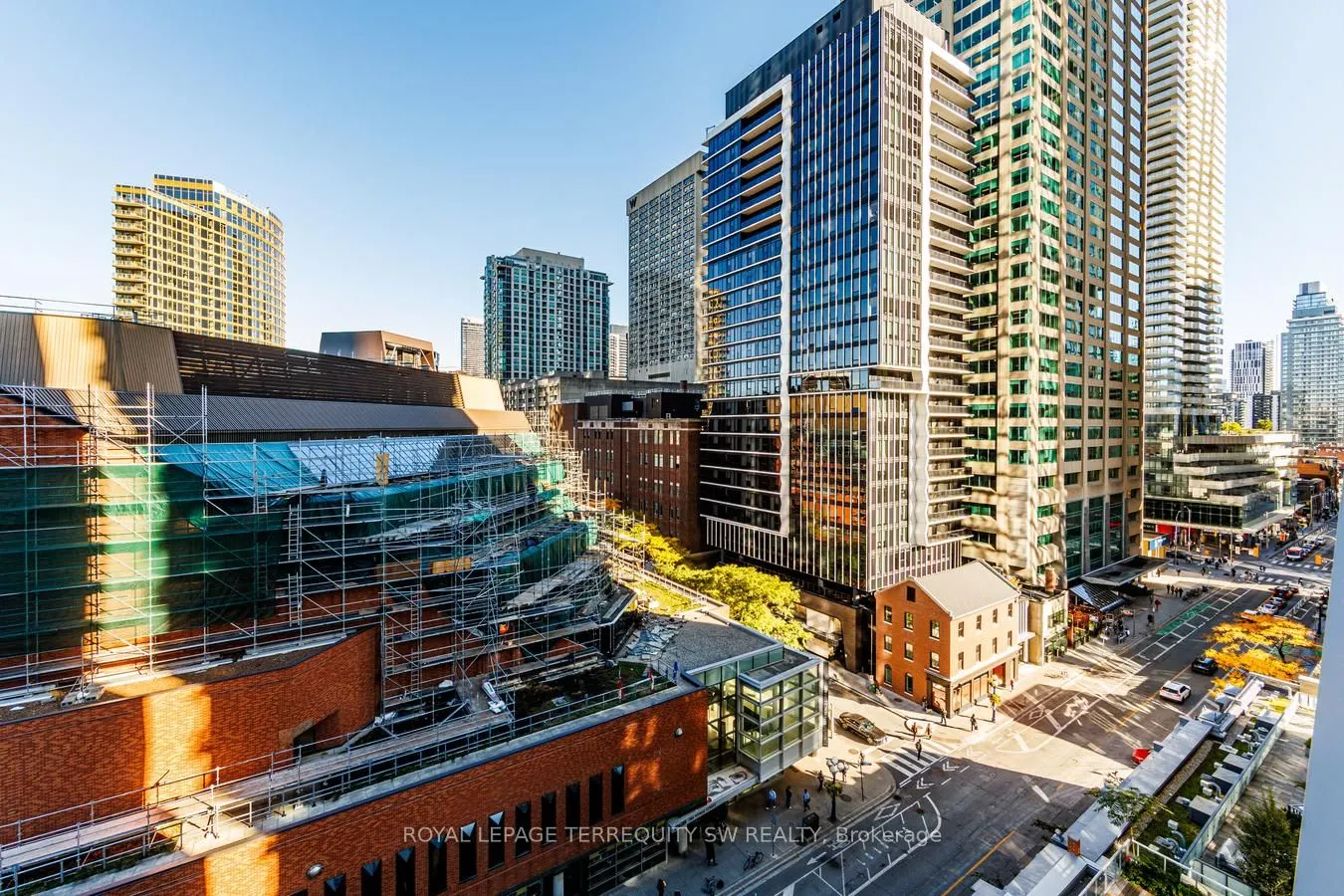 1 Yorkville Avenue #809