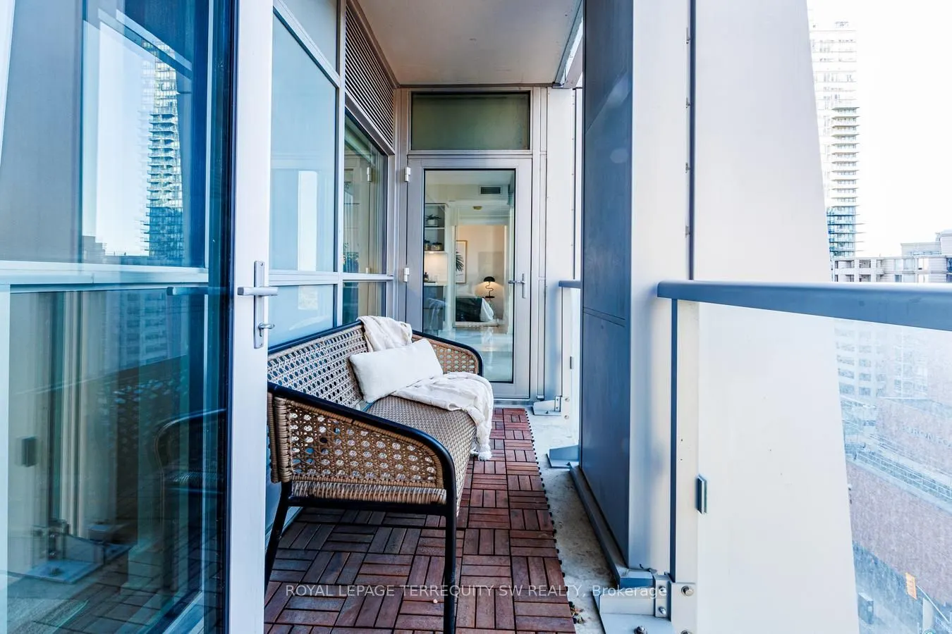 1 Yorkville Avenue #809
