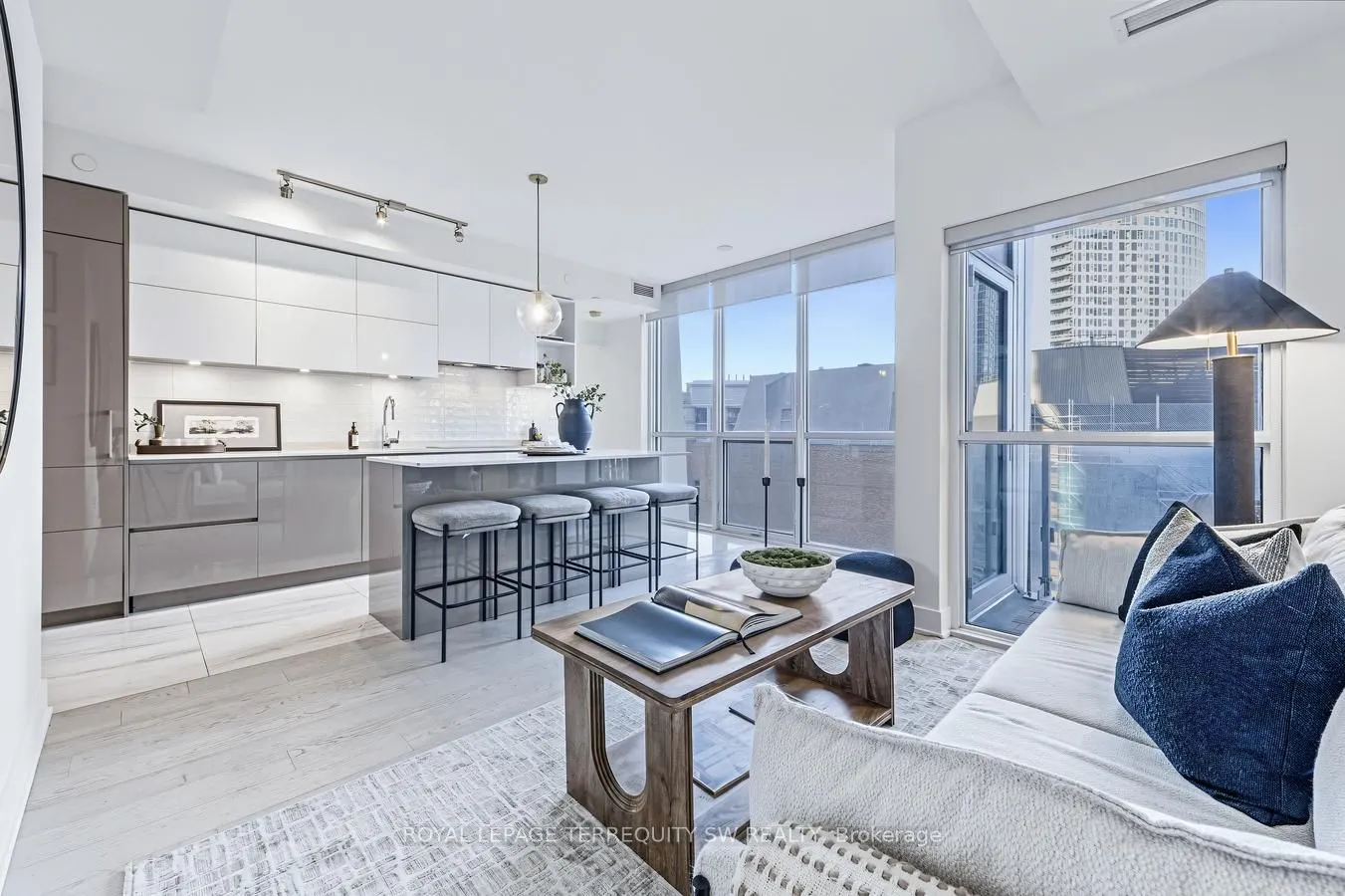 1 Yorkville Avenue #809