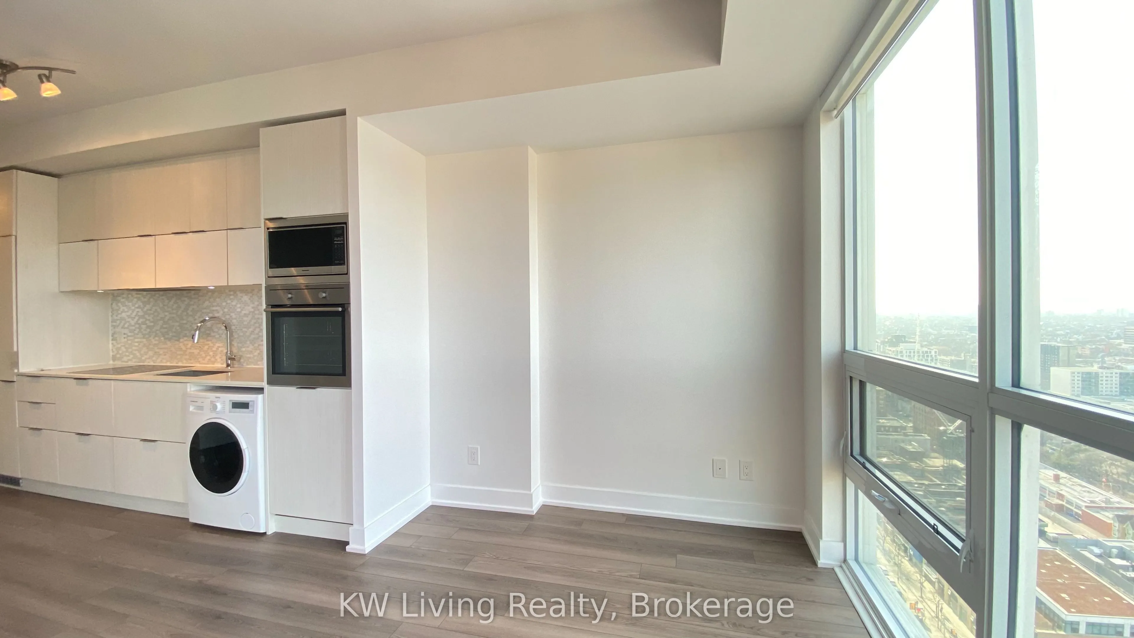 318 Richmond Street W #2802