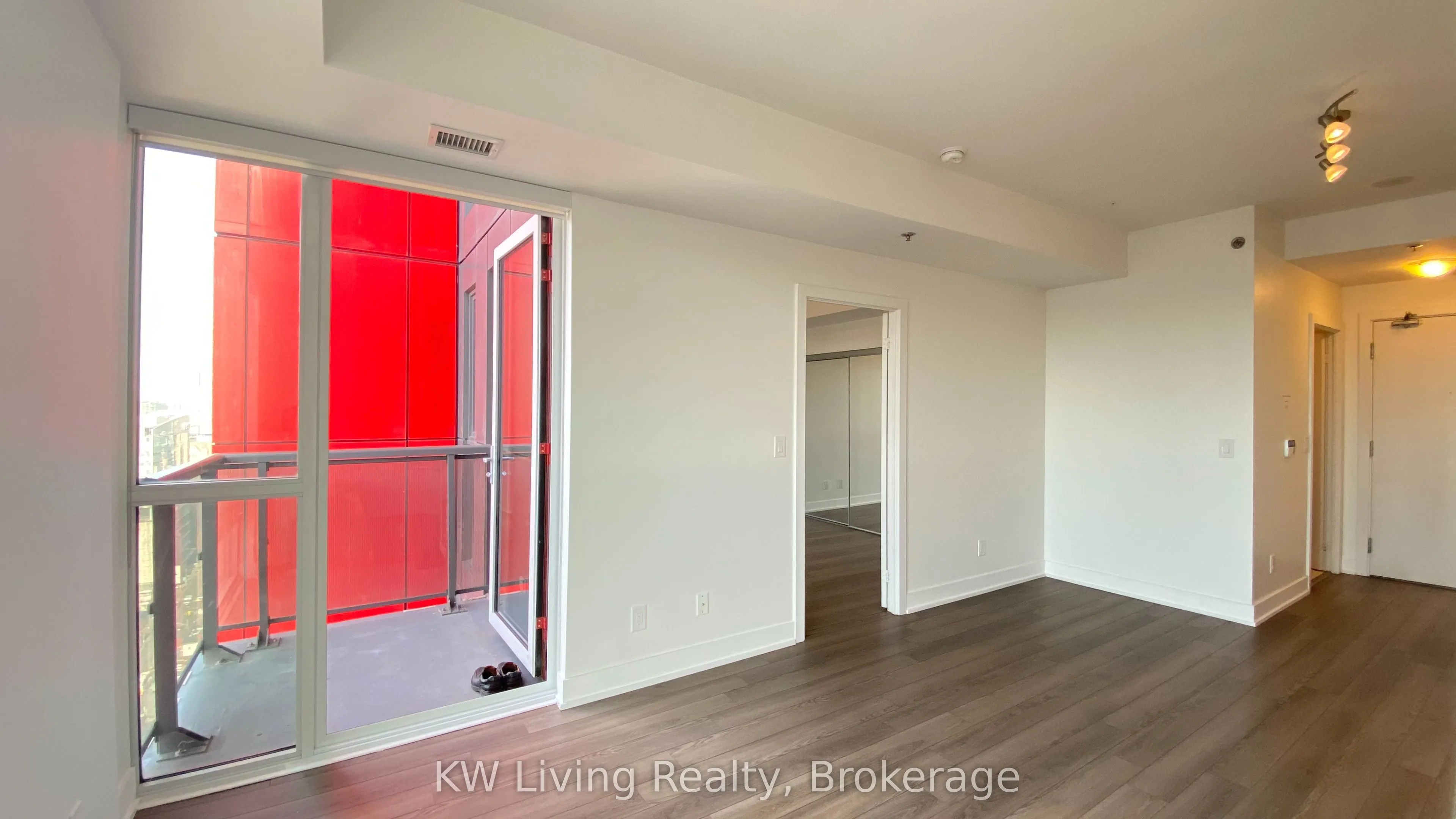 318 Richmond Street W #2802