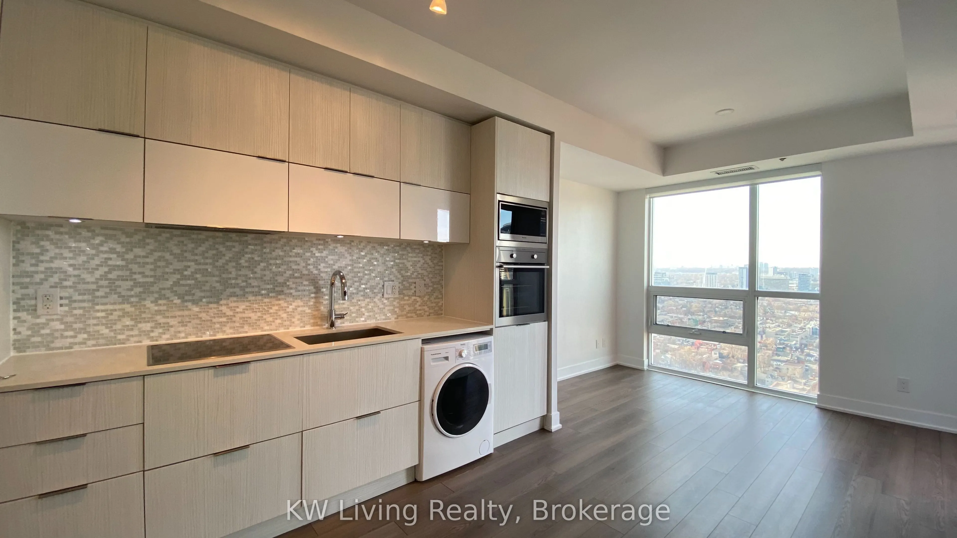 318 Richmond Street W #2802