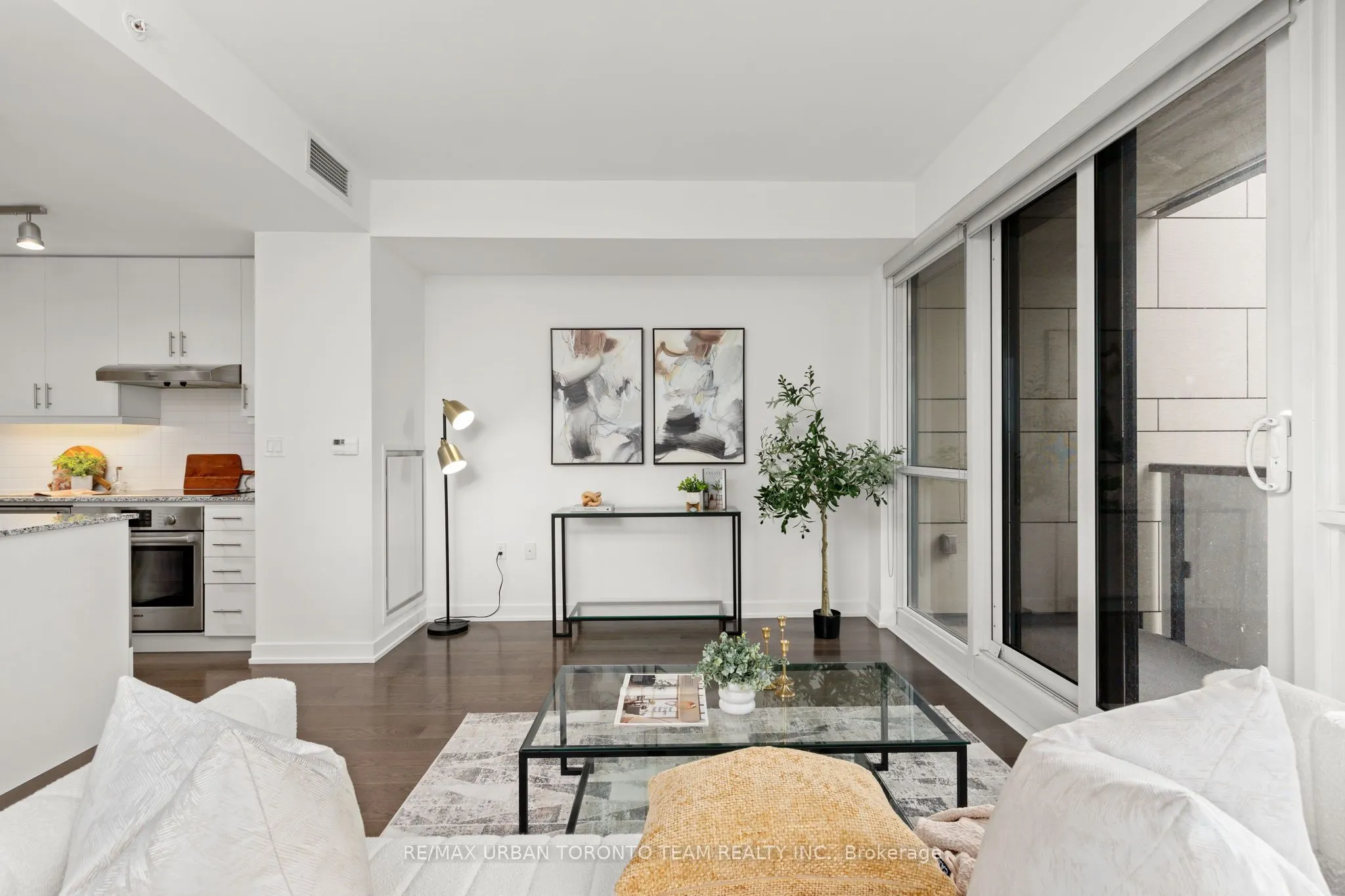 1 The Esplanade Avenue #2104