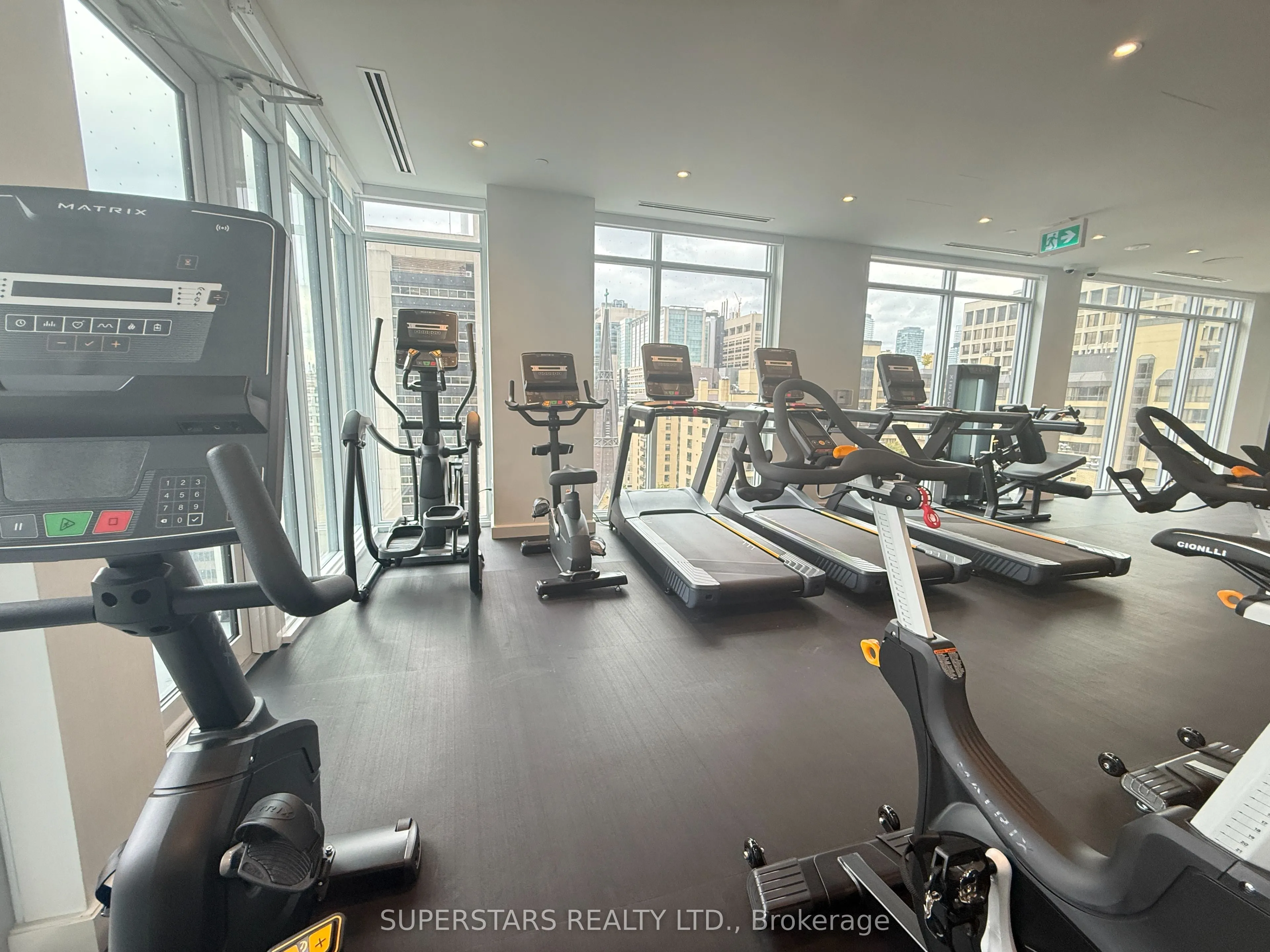 280 Dundas Street W #2604