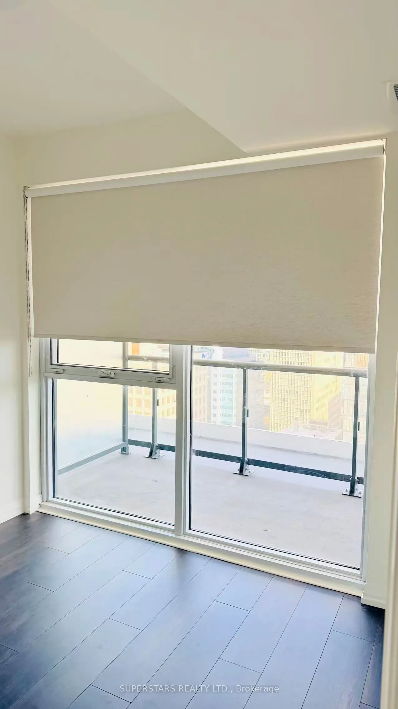 280 Dundas Street W #2604