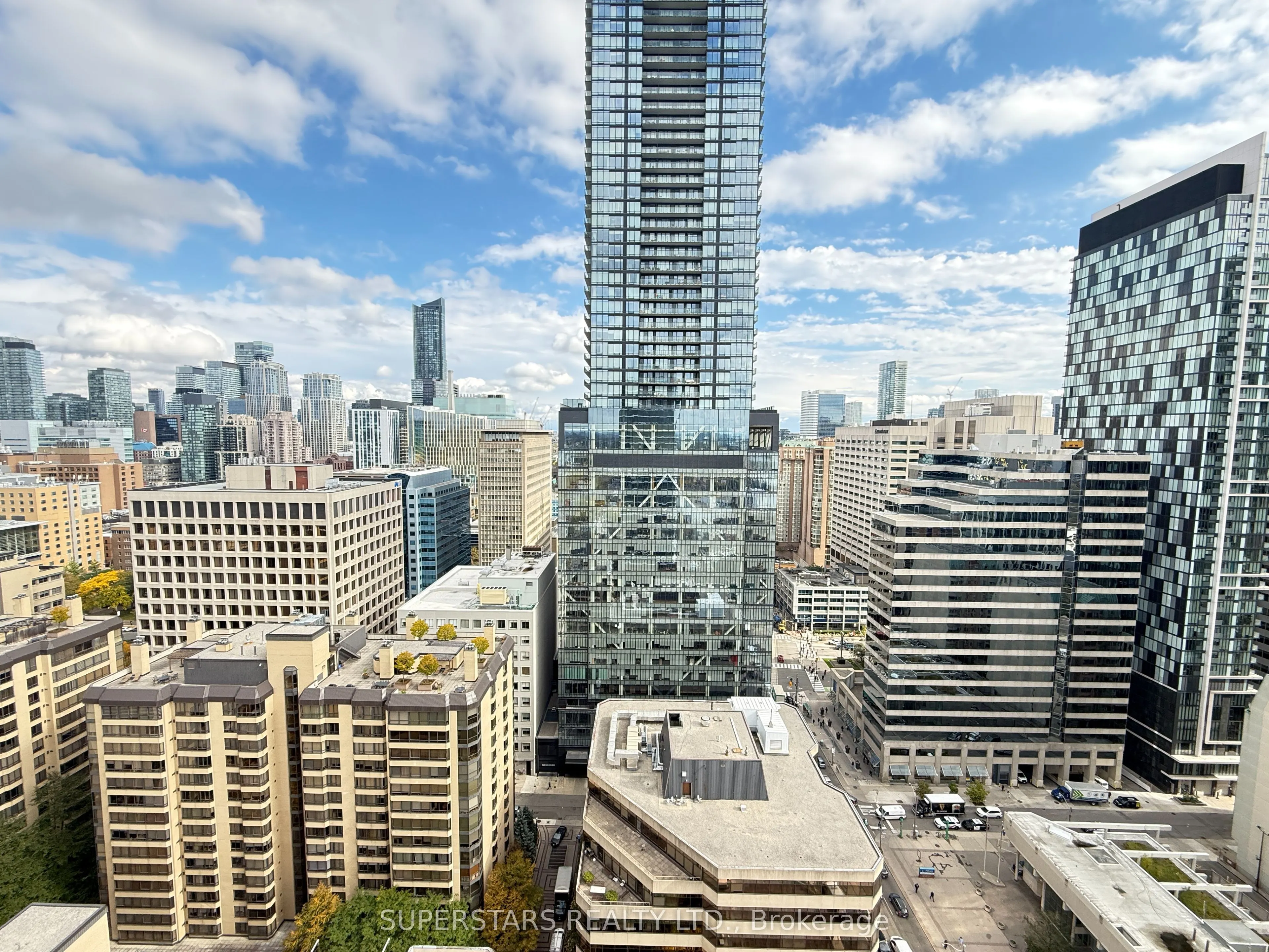 280 Dundas Street W #2604