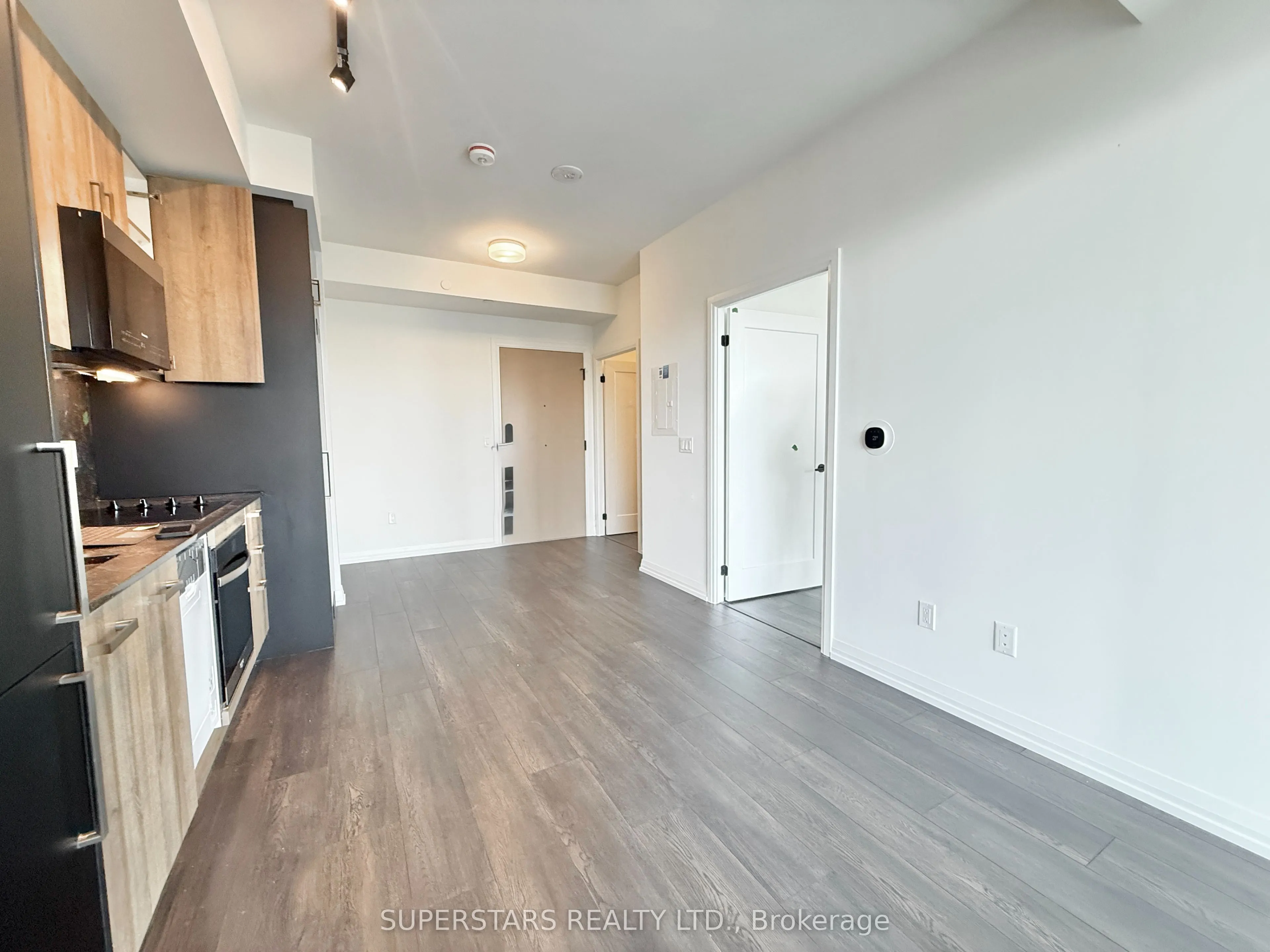 280 Dundas Street W #2604
