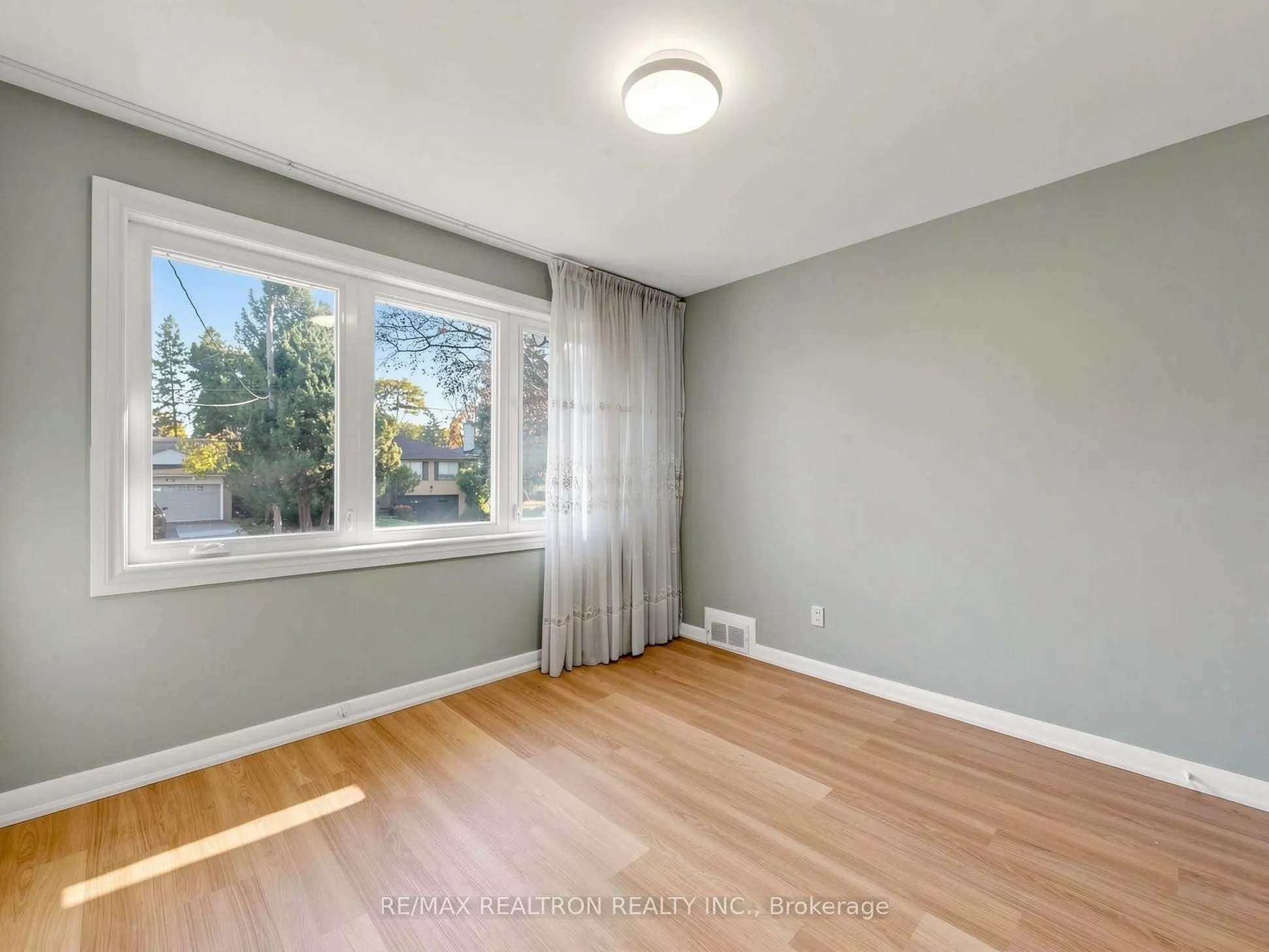 33 Sumner Heights Drive