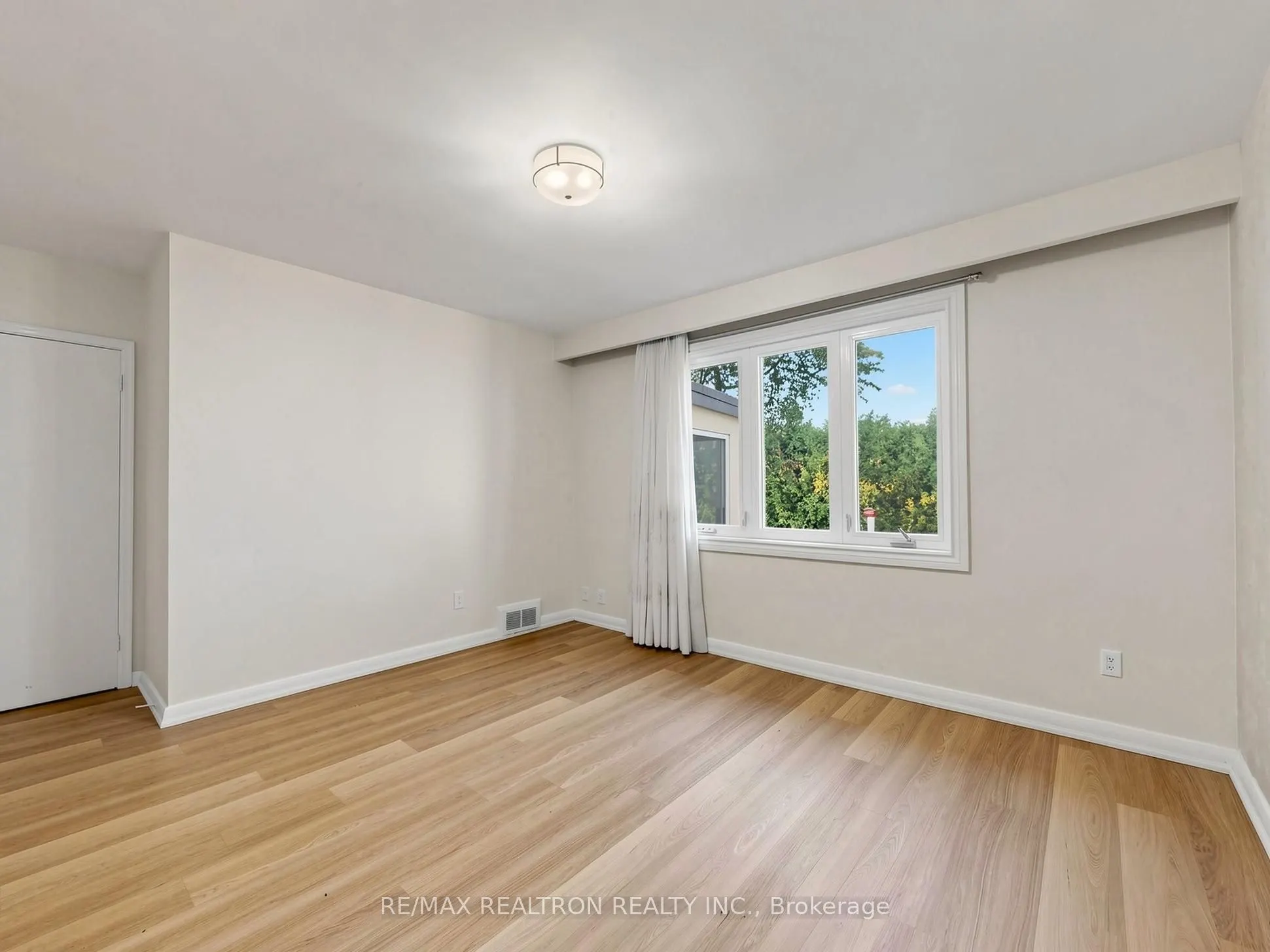 33 Sumner Heights Drive