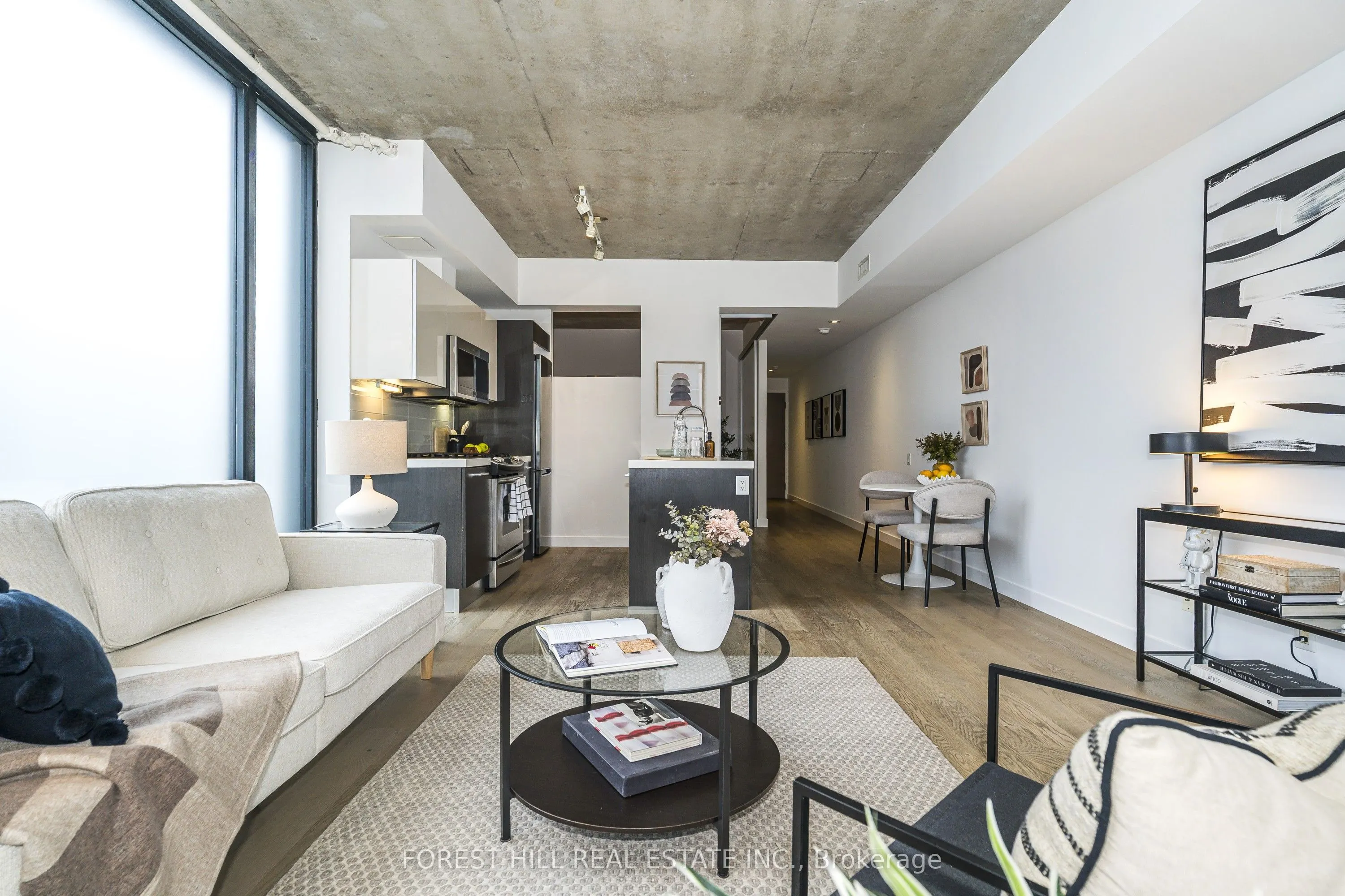 25 Stafford Street #611