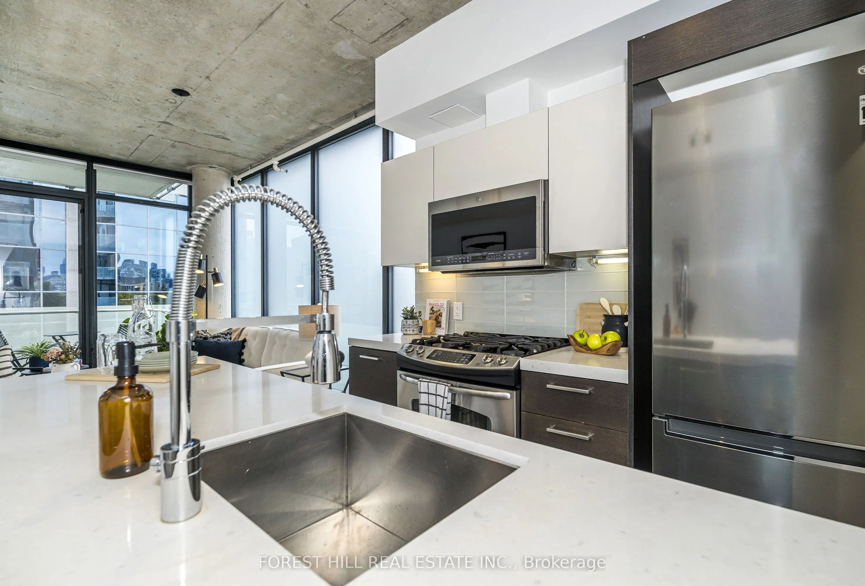 25 Stafford Street #611