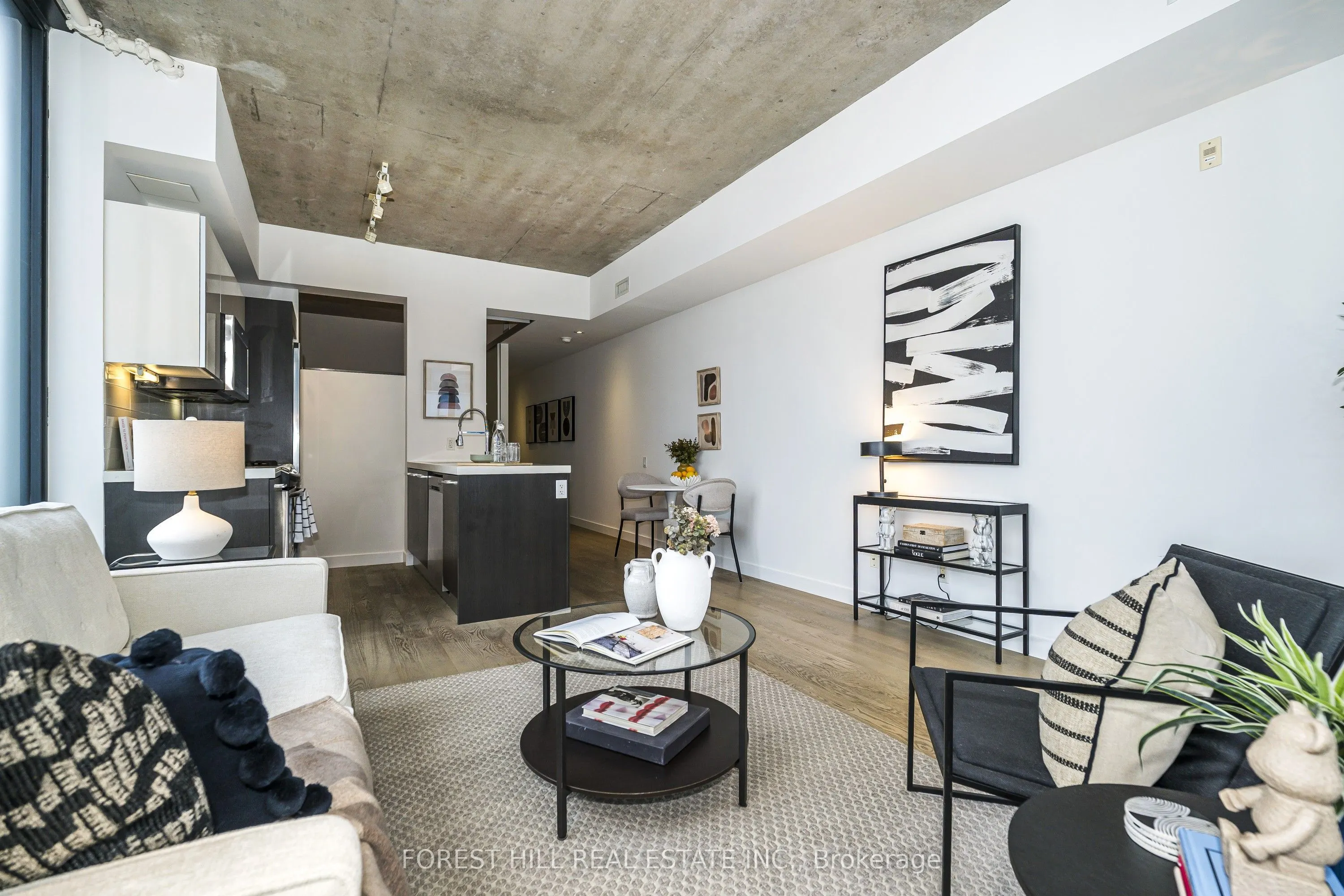 25 Stafford Street #611
