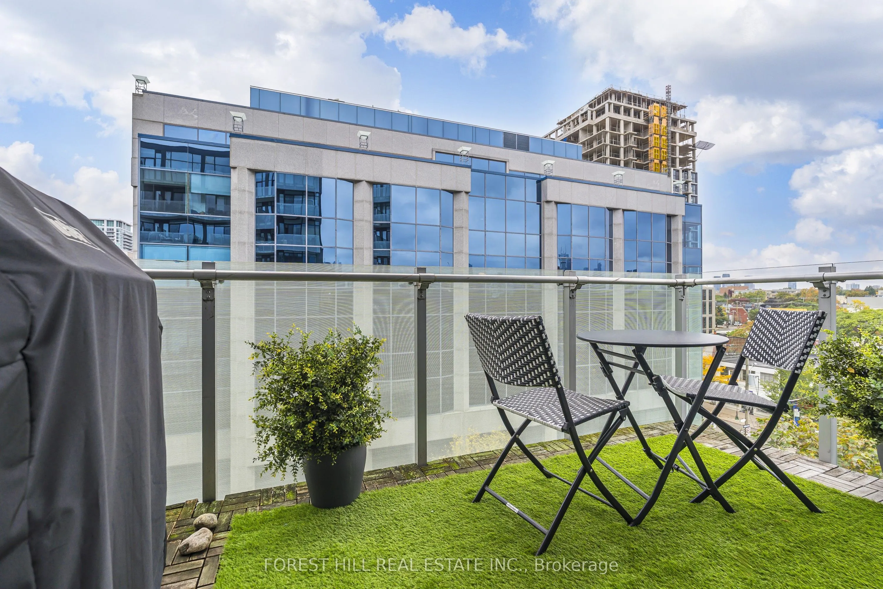 25 Stafford Street #611