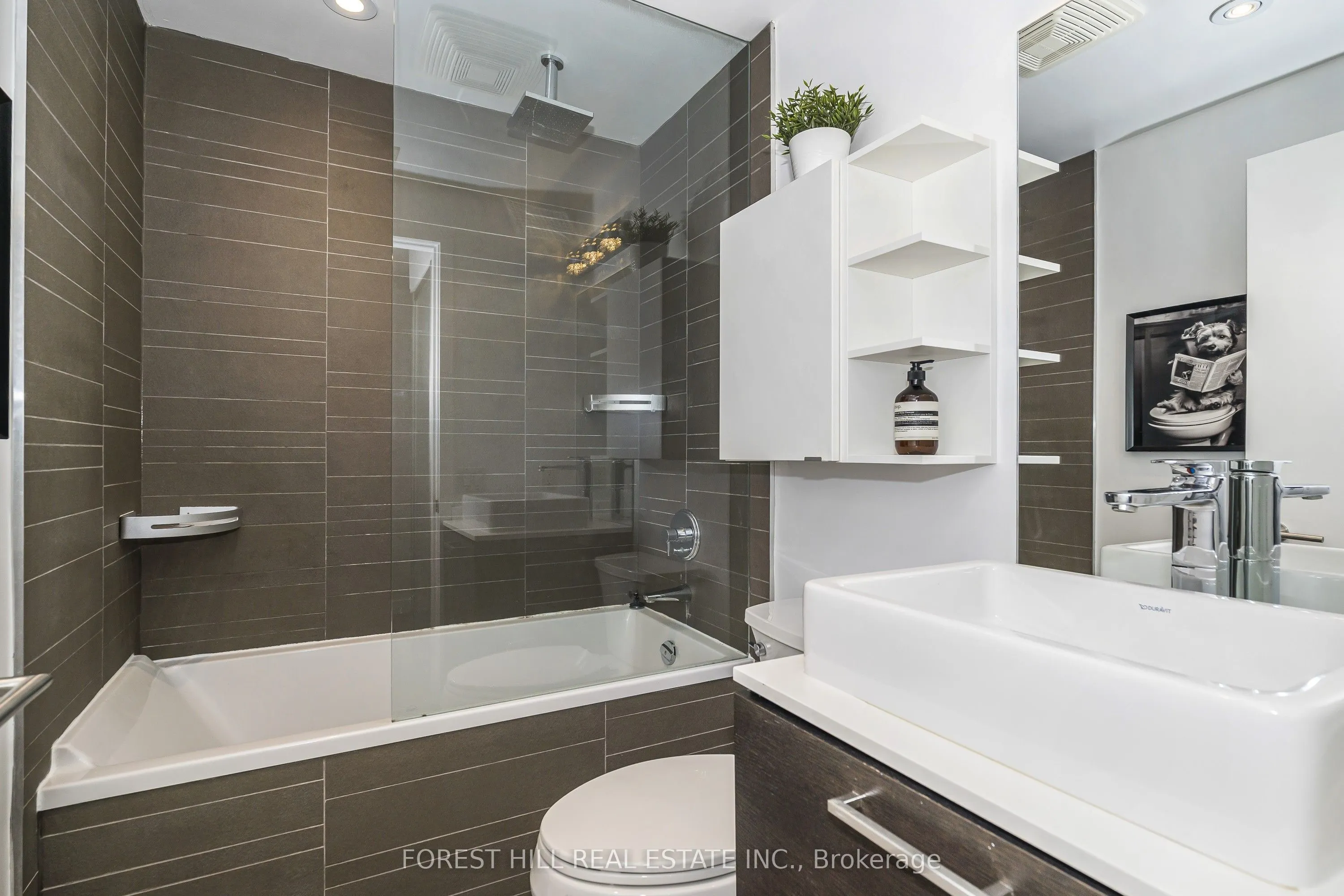25 Stafford Street #611