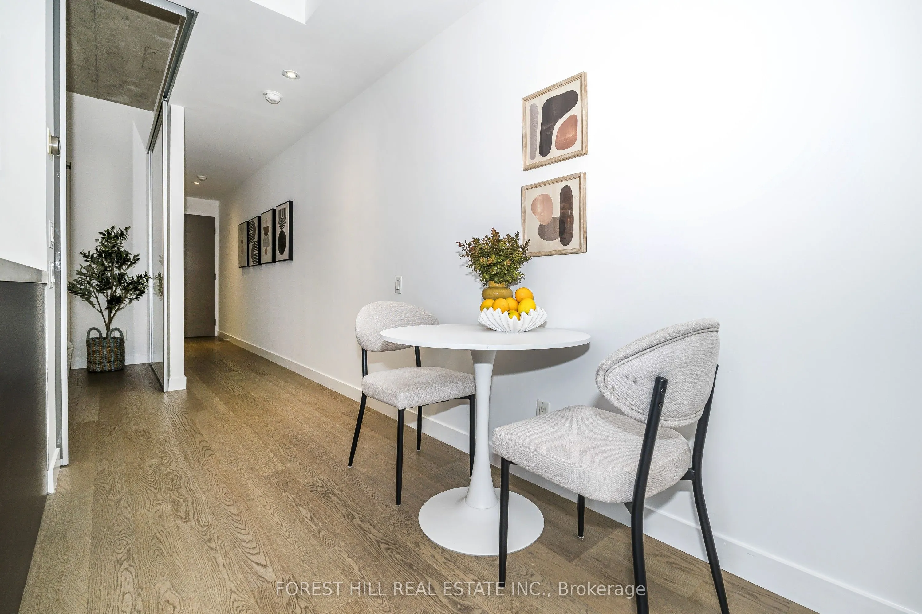 25 Stafford Street #611