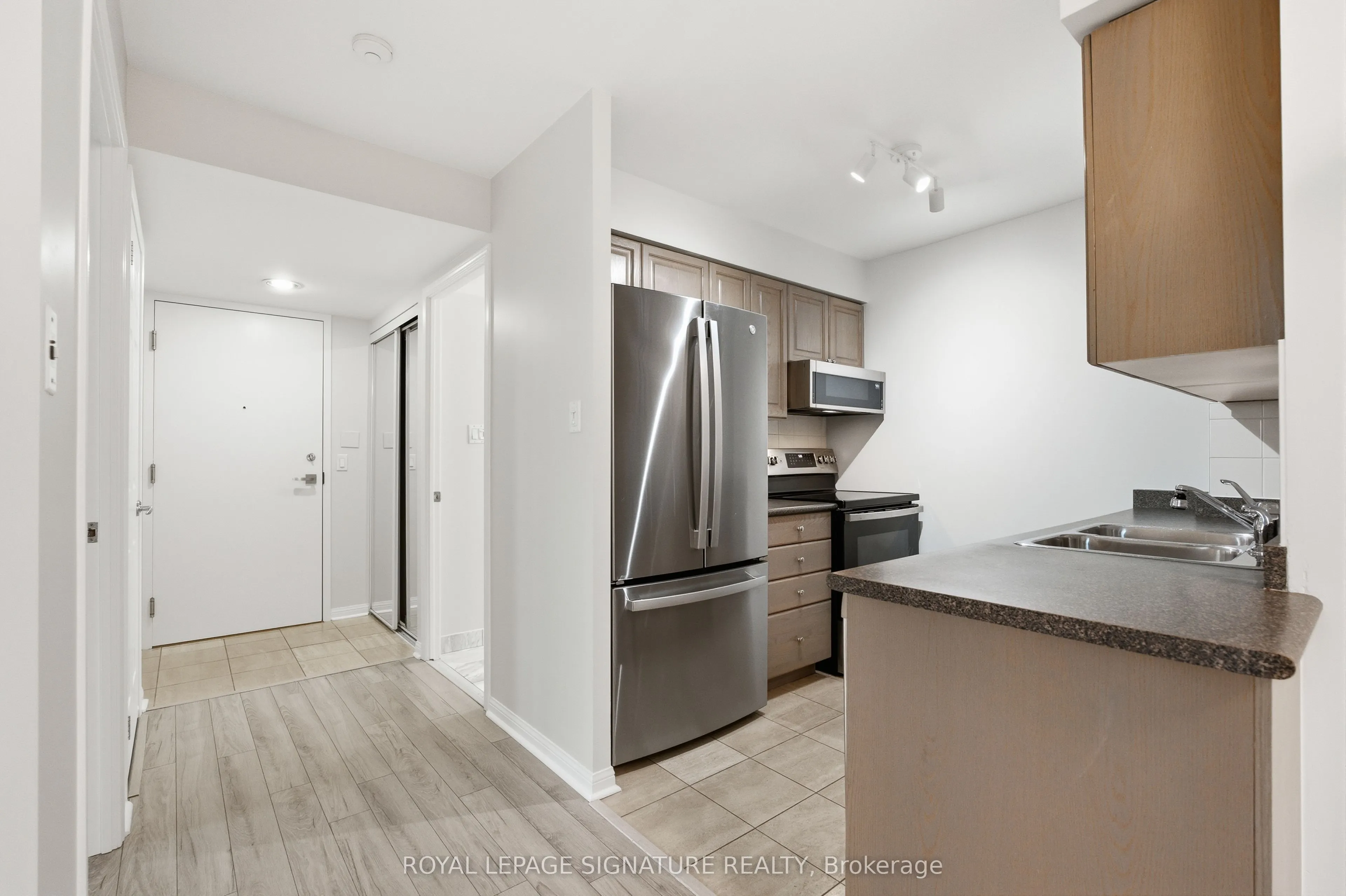 228 Queens Quay W #701