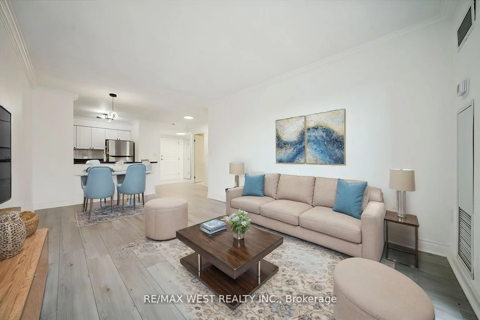 1 Hycrest Avenue #203