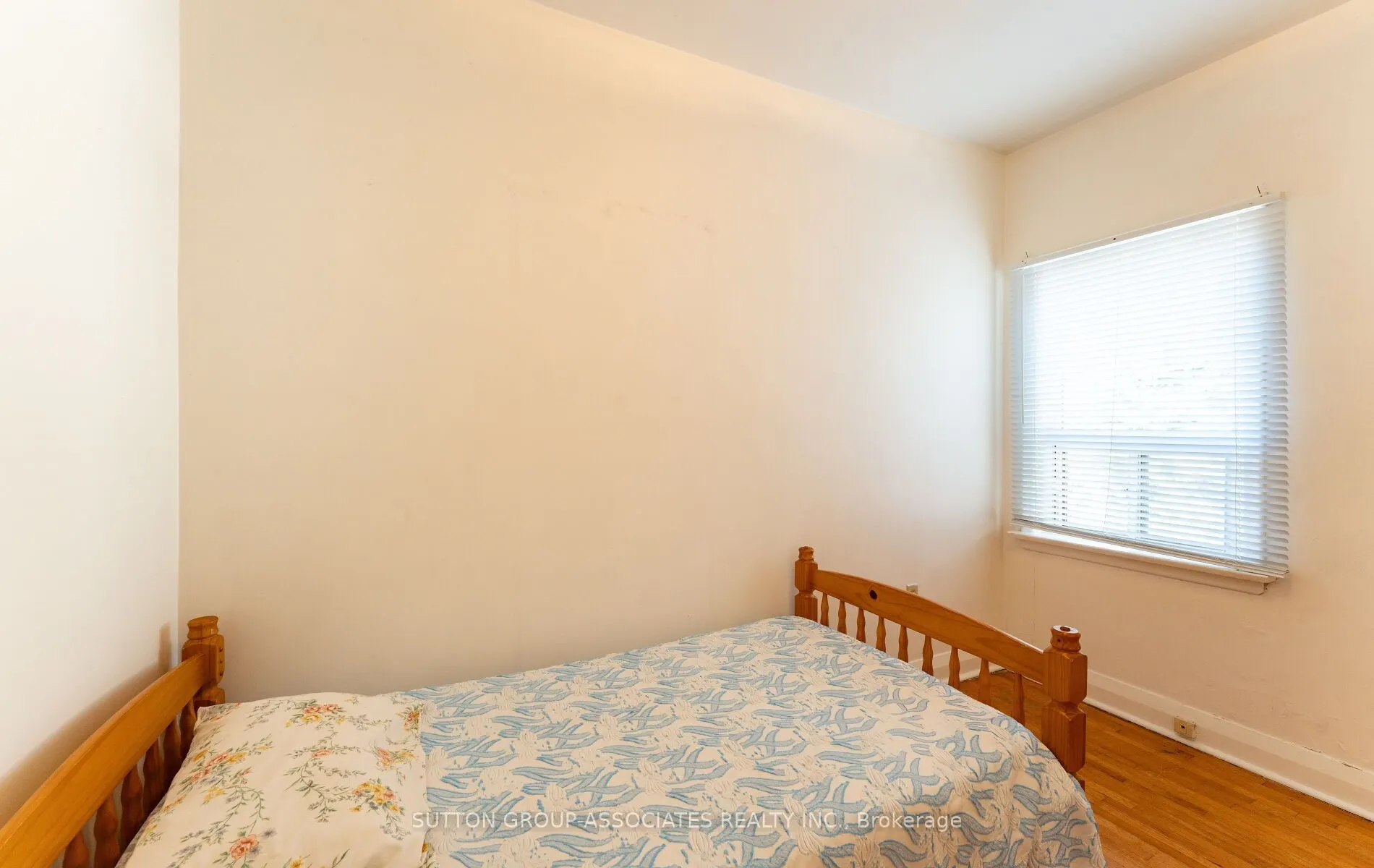 35 Bellwoods Avenue #2nd Floor