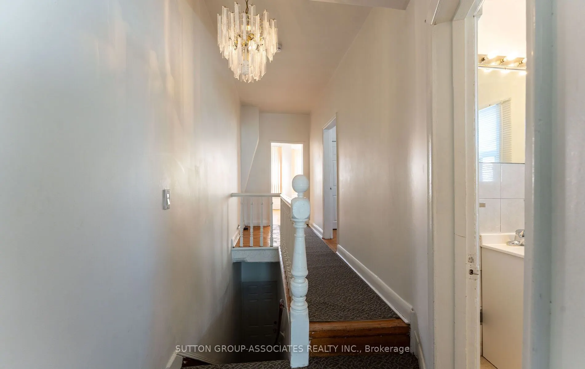 35 Bellwoods Avenue #2nd Floor
