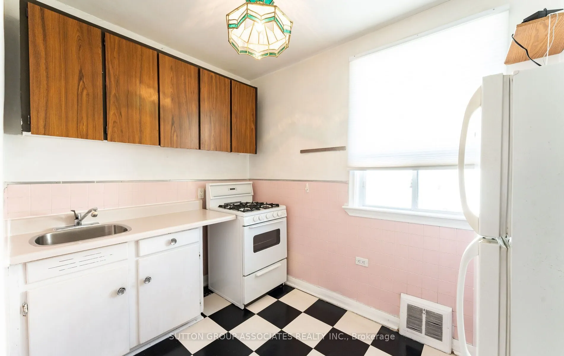 35 Bellwoods Avenue #2nd Floor