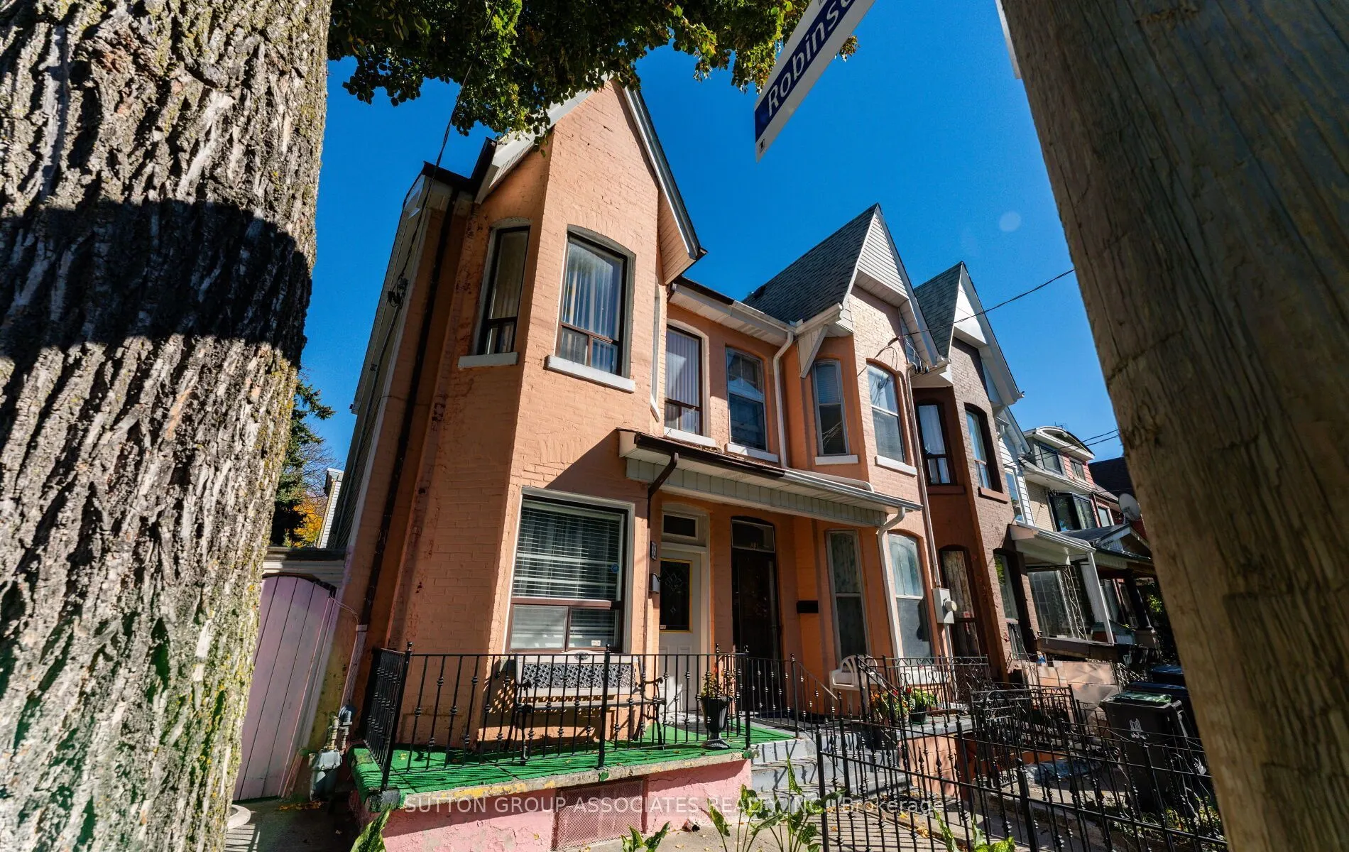 35 Bellwoods Avenue #2nd Floor