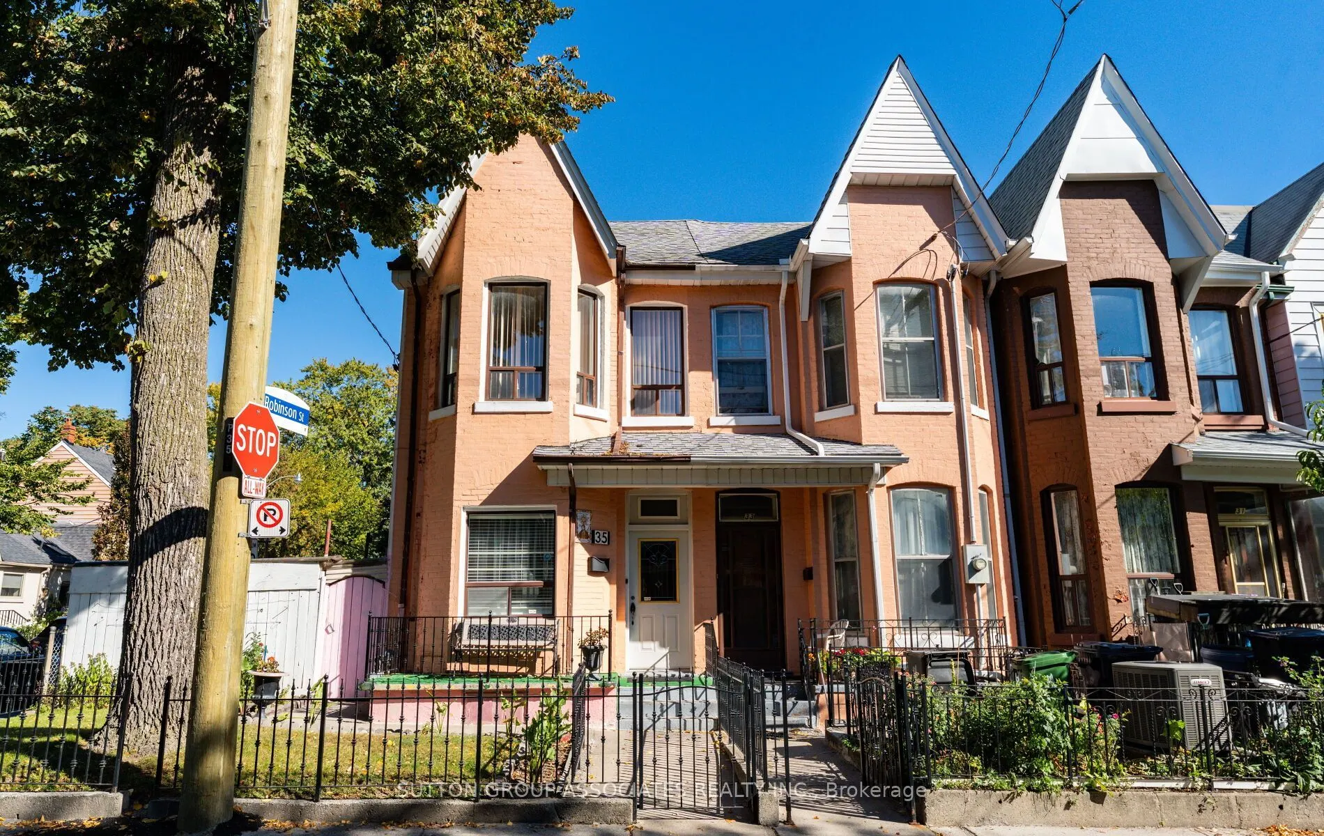 35 Bellwoods Avenue #2nd Floor