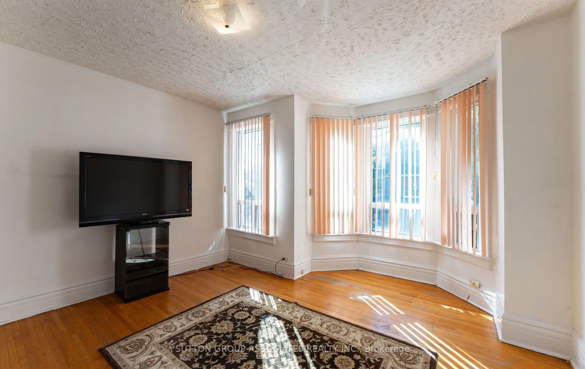 35 Bellwoods Avenue #2nd Floor
