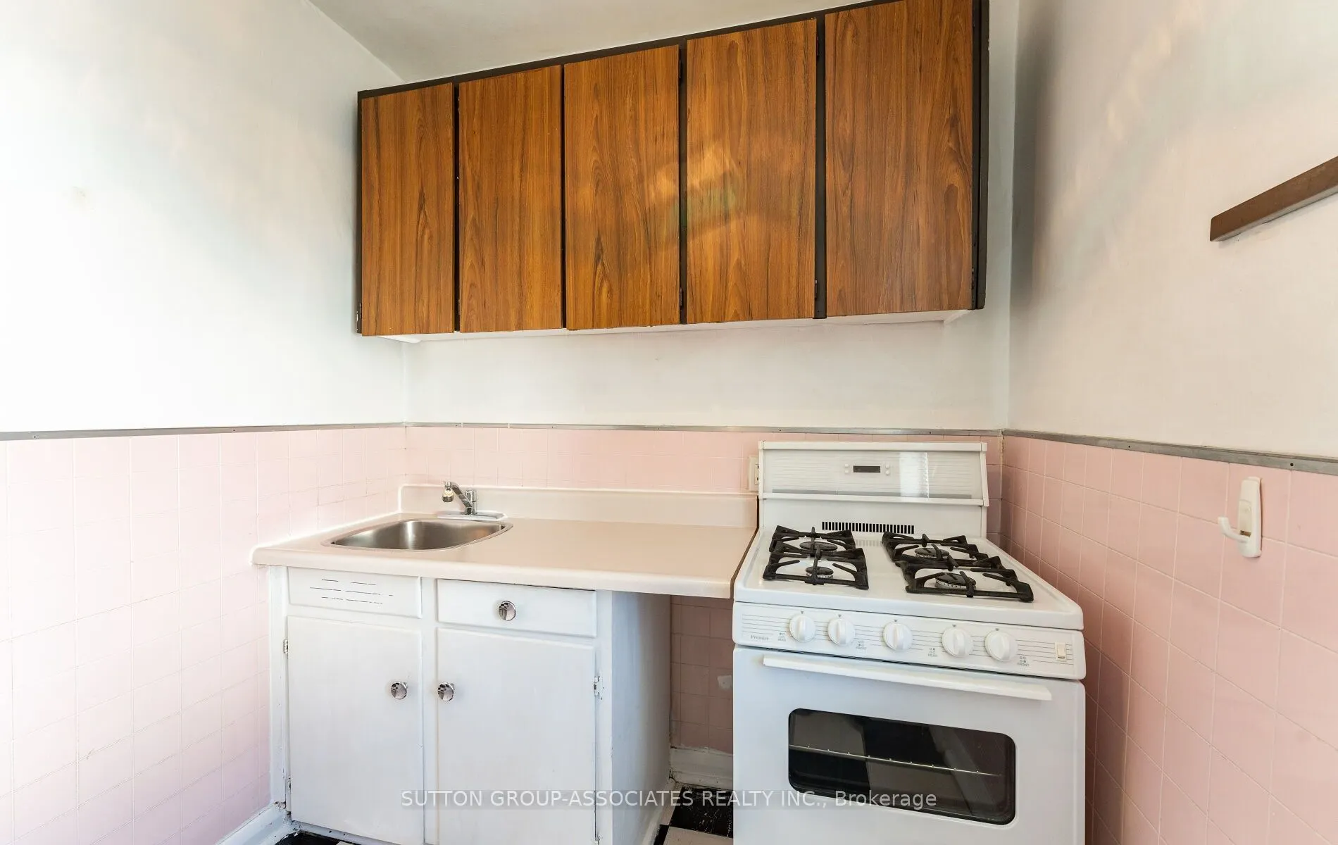 35 Bellwoods Avenue #2nd Floor